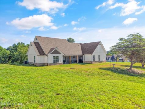 2609 Clyde Ed Road Kodak TN 37764