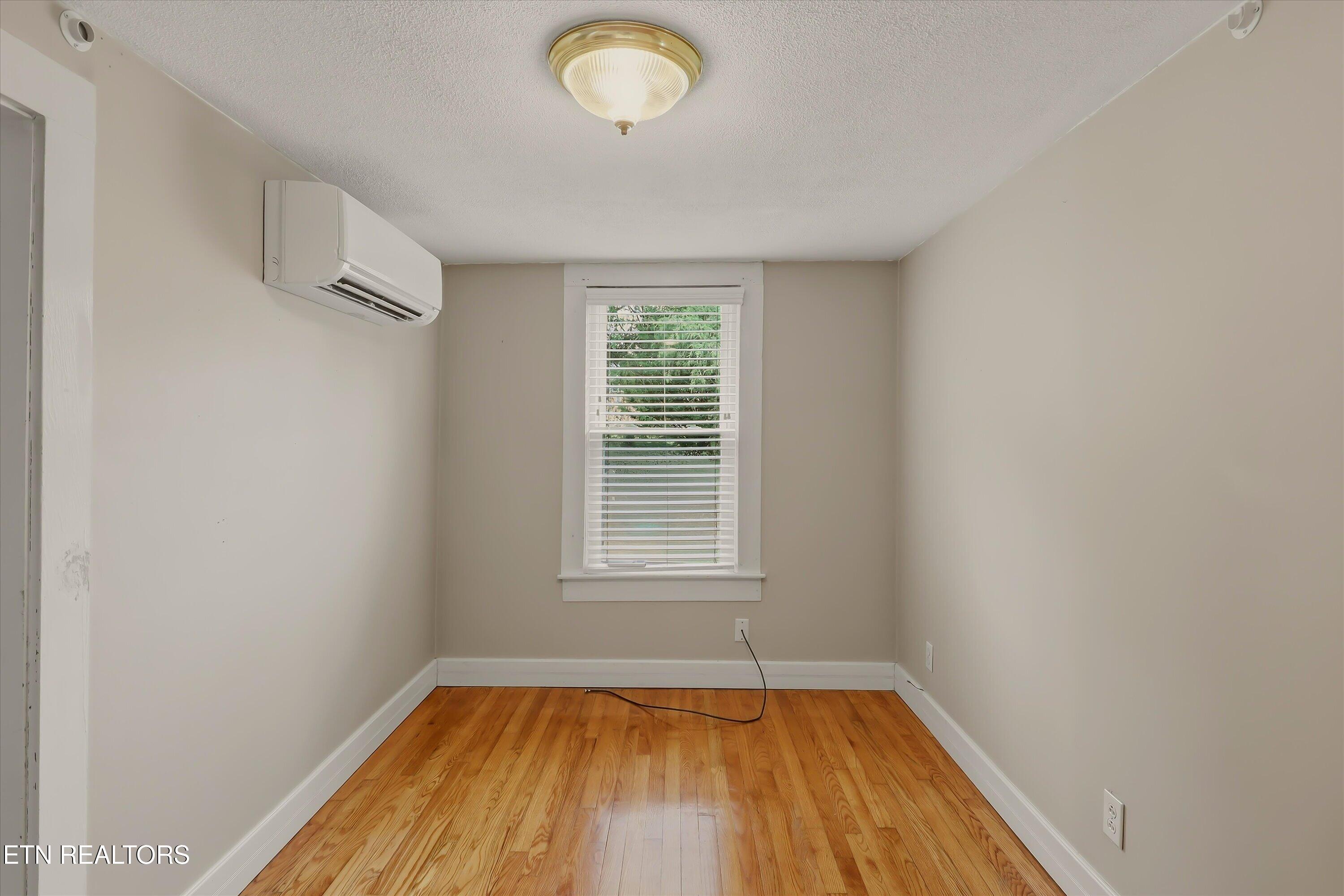 105 Peach Orchard Road Clinton TN 37716