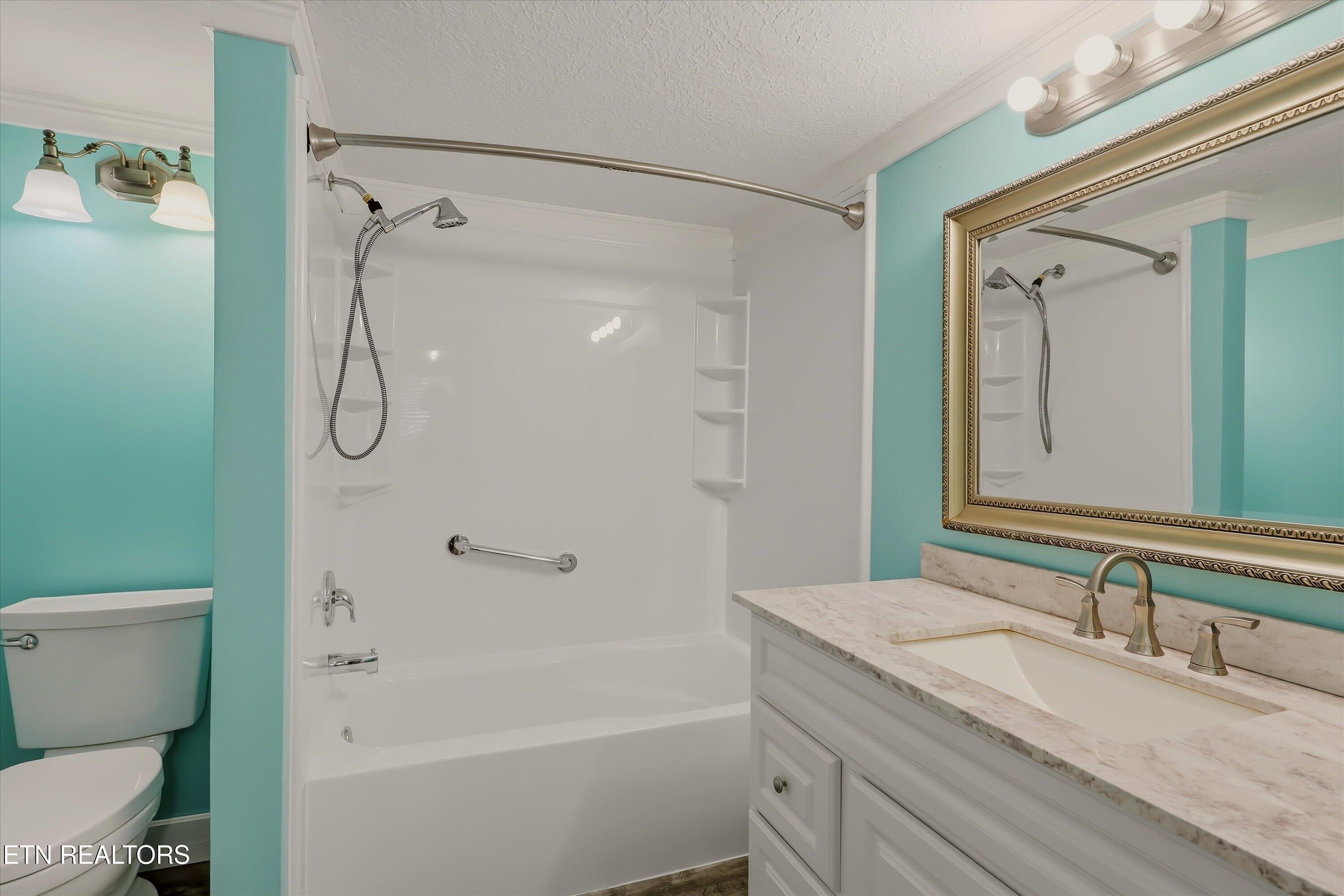 105 Peach Orchard Road Clinton TN 37716