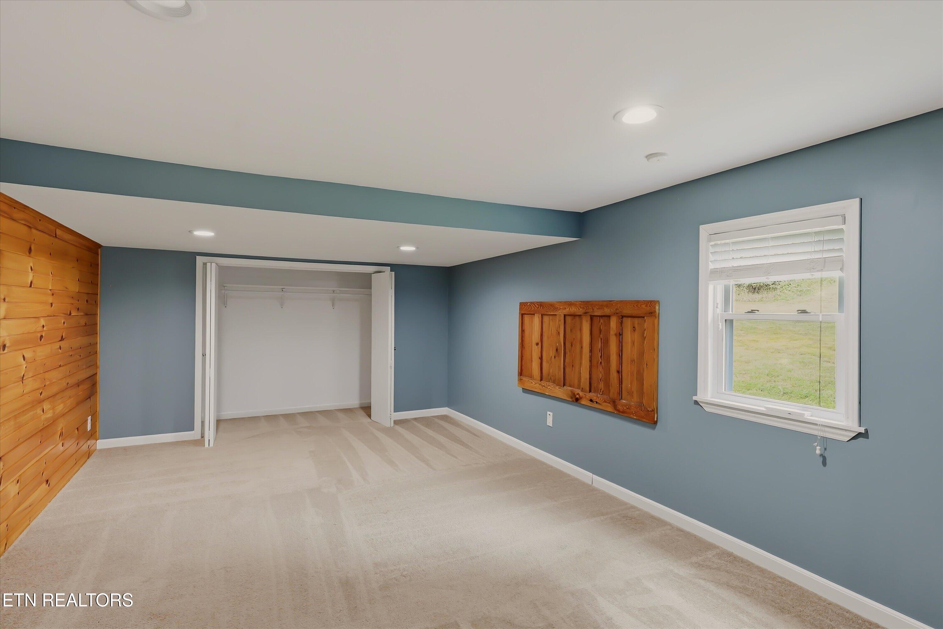 105 Peach Orchard Road Clinton TN 37716
