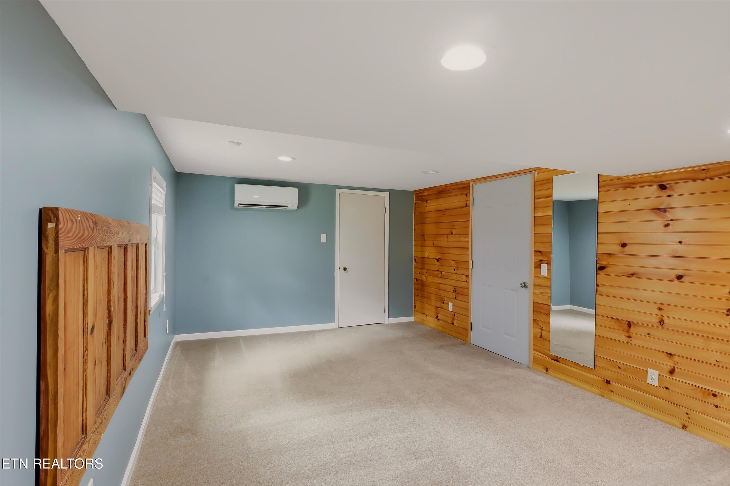 105 Peach Orchard Road Clinton TN 37716