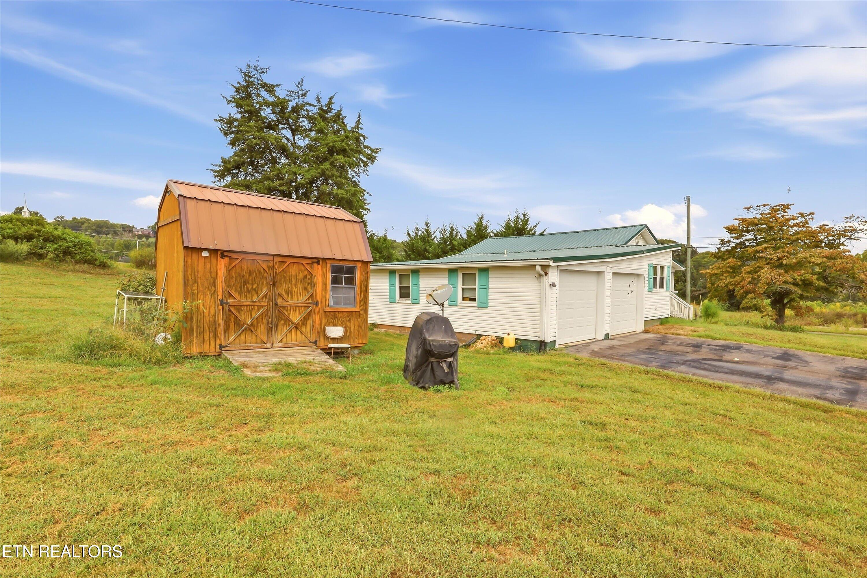 105 Peach Orchard Road Clinton TN 37716