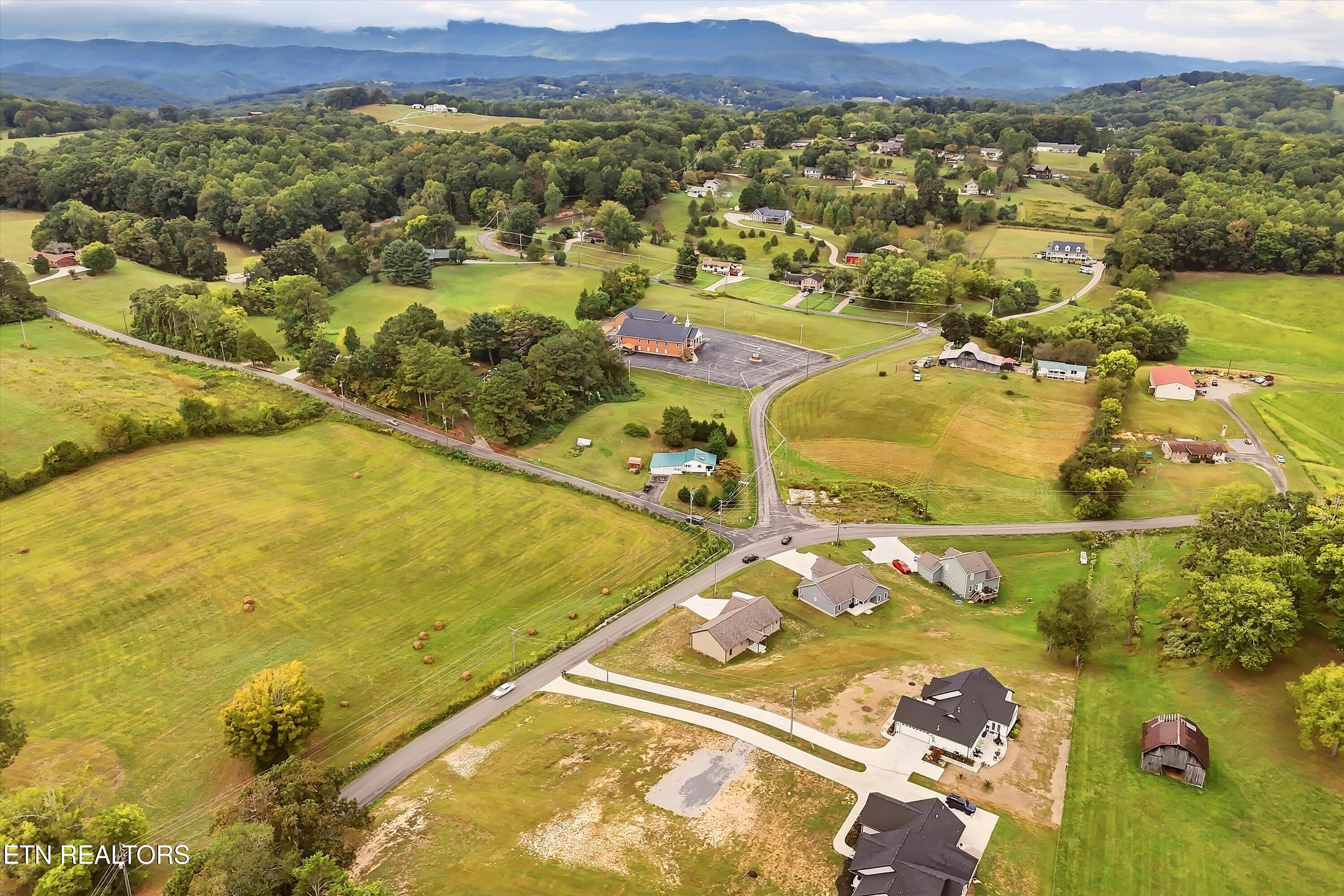 105 Peach Orchard Road Clinton TN 37716