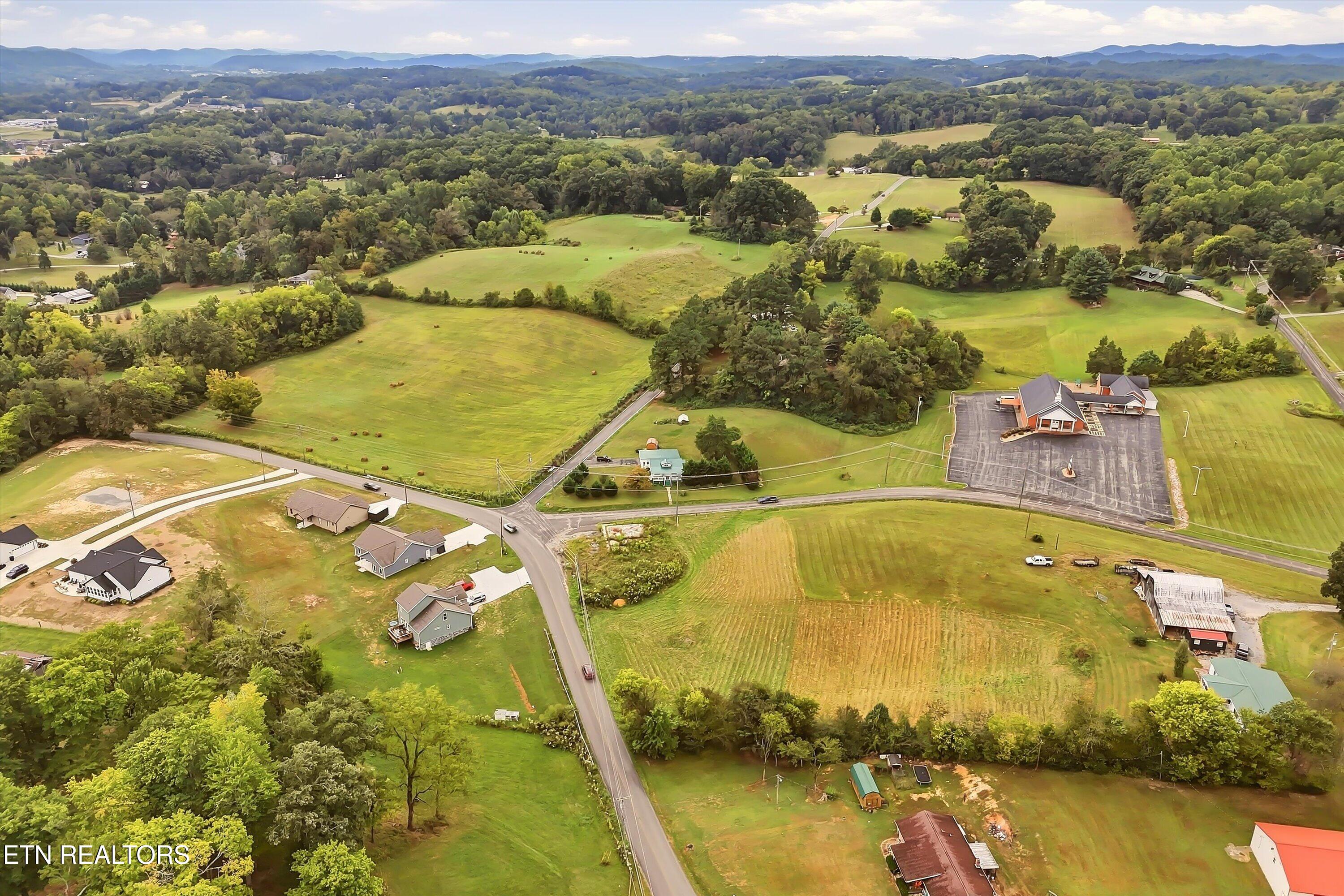 105 Peach Orchard Road Clinton TN 37716