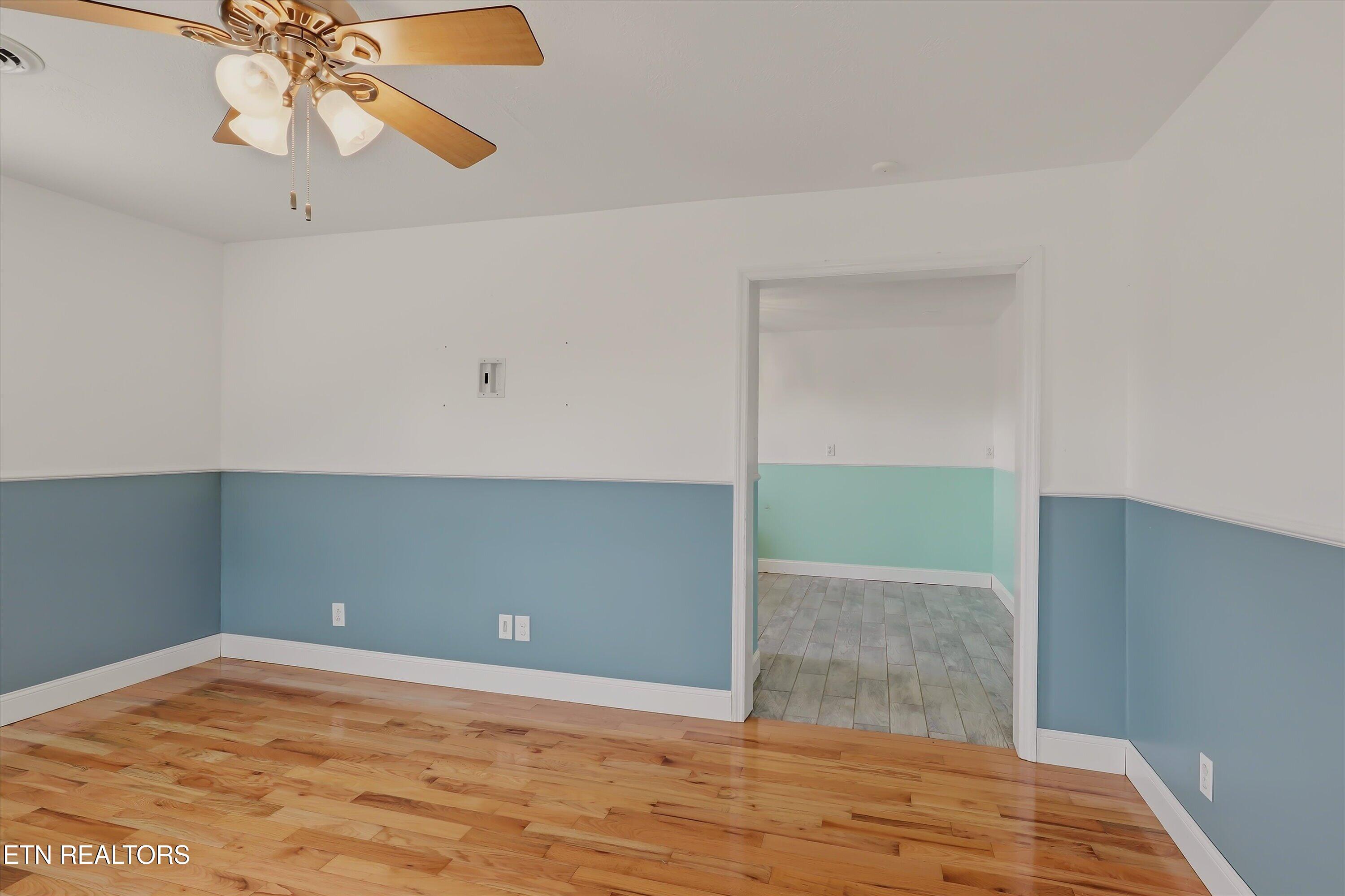 105 Peach Orchard Road Clinton TN 37716