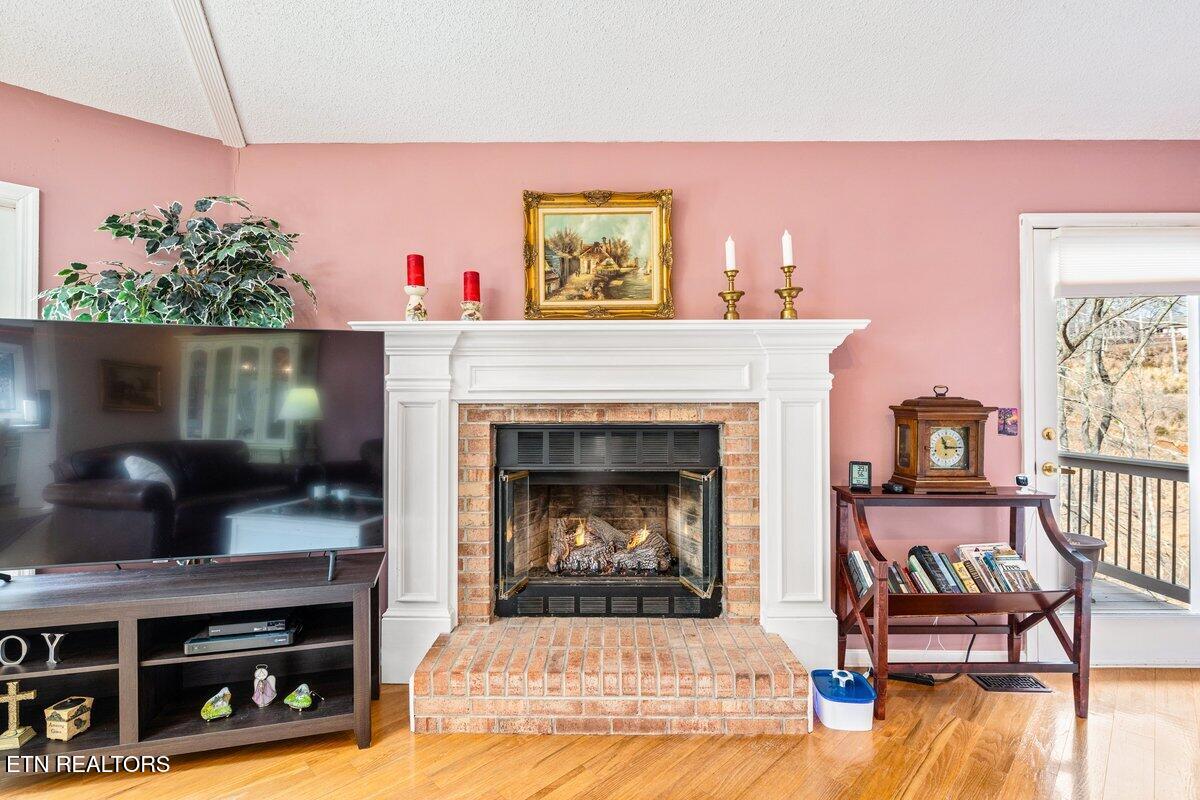 639 Deerwood Lane Lafollette TN 37766