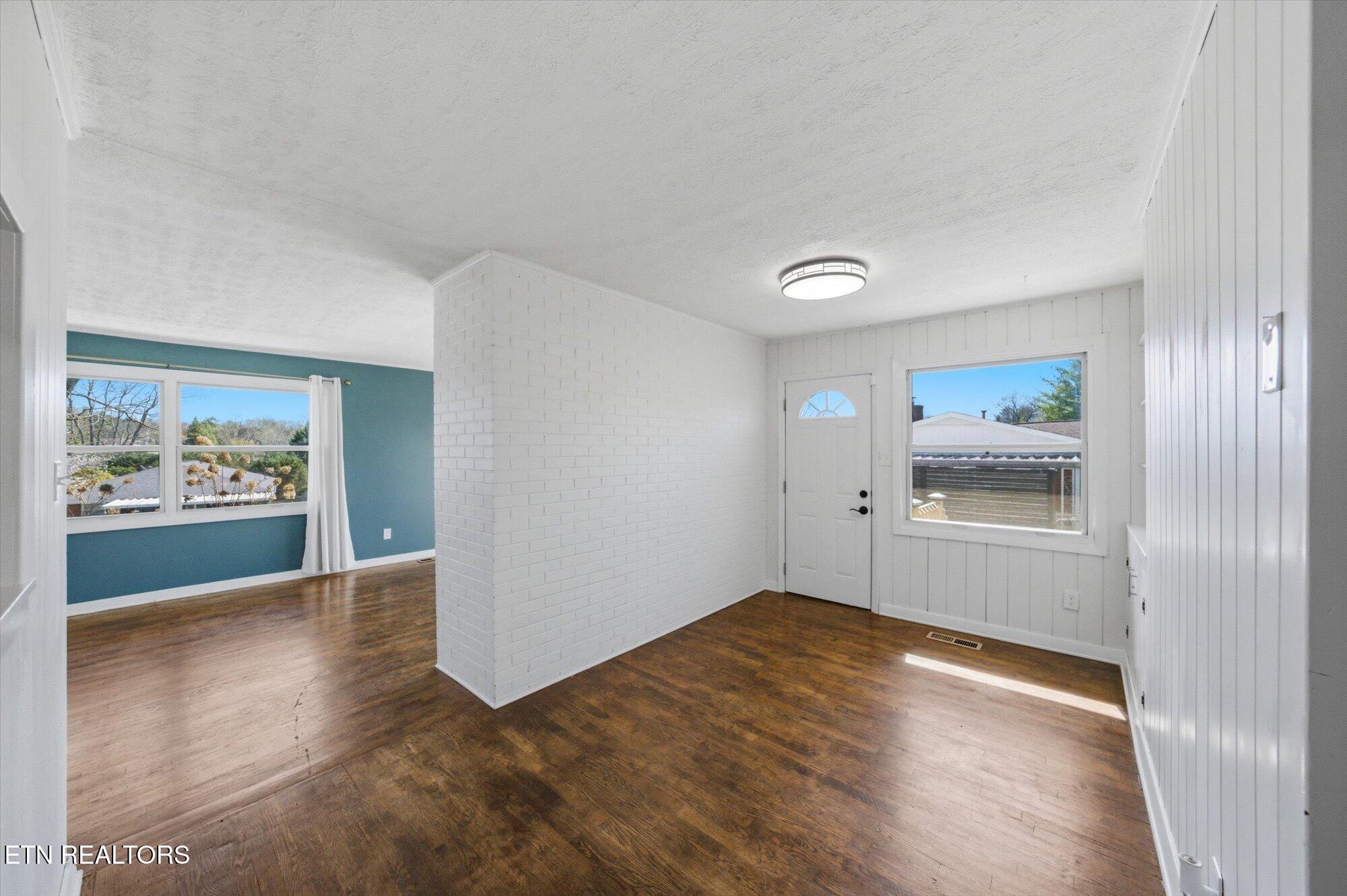 2807 Thomas Drive Maryville TN 37804