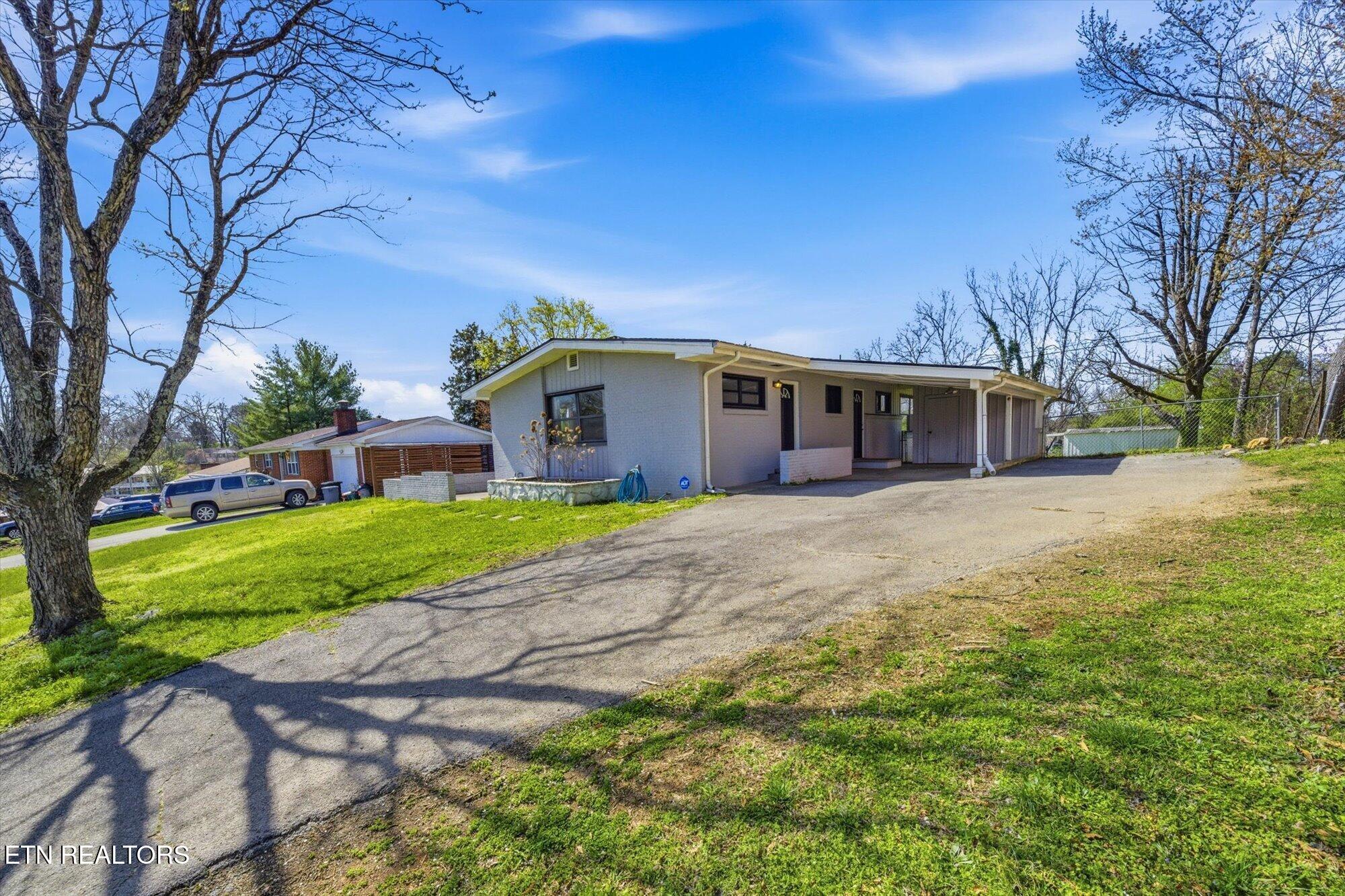 2807 Thomas Drive Maryville TN 37804