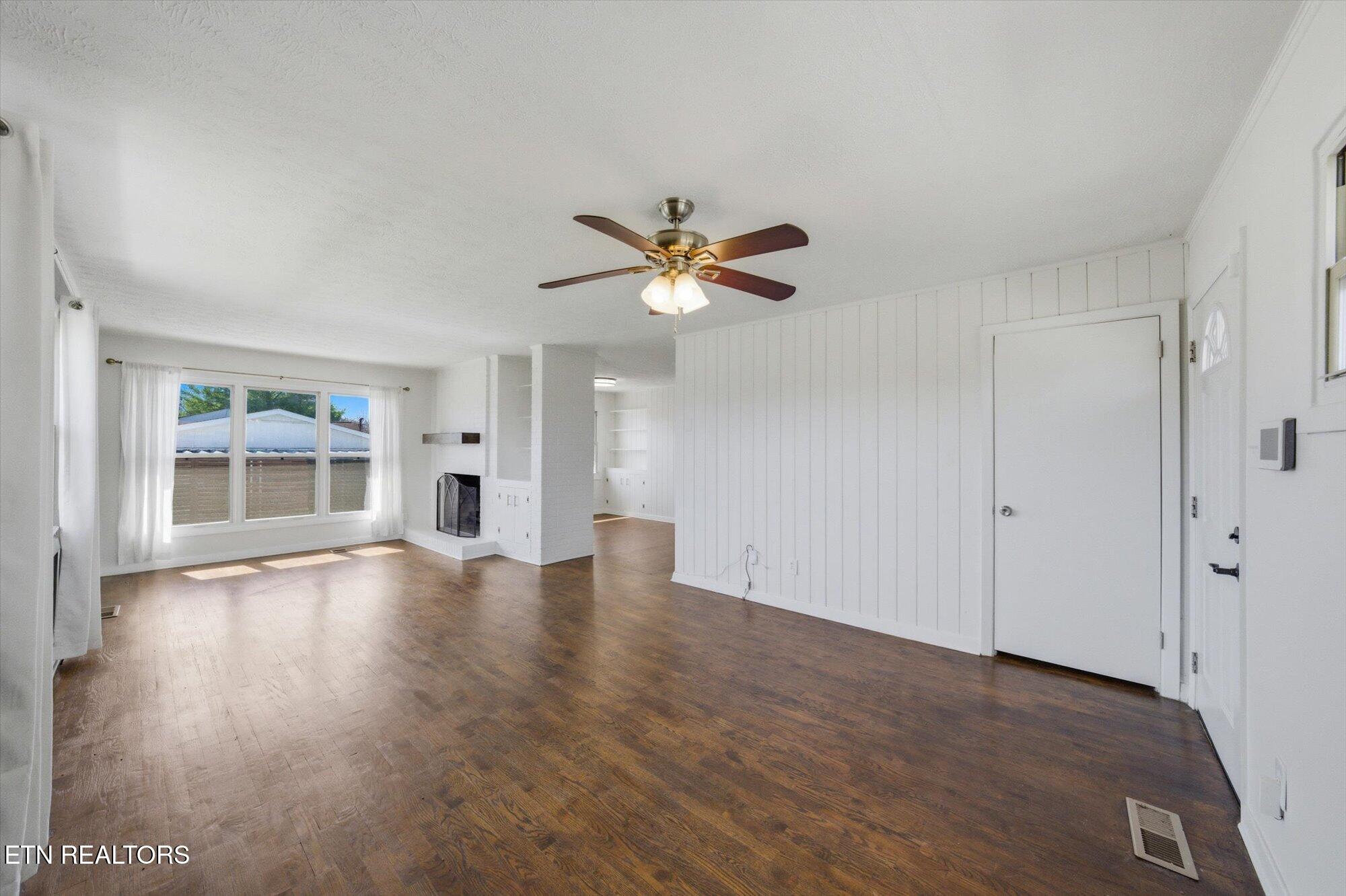 2807 Thomas Drive Maryville TN 37804