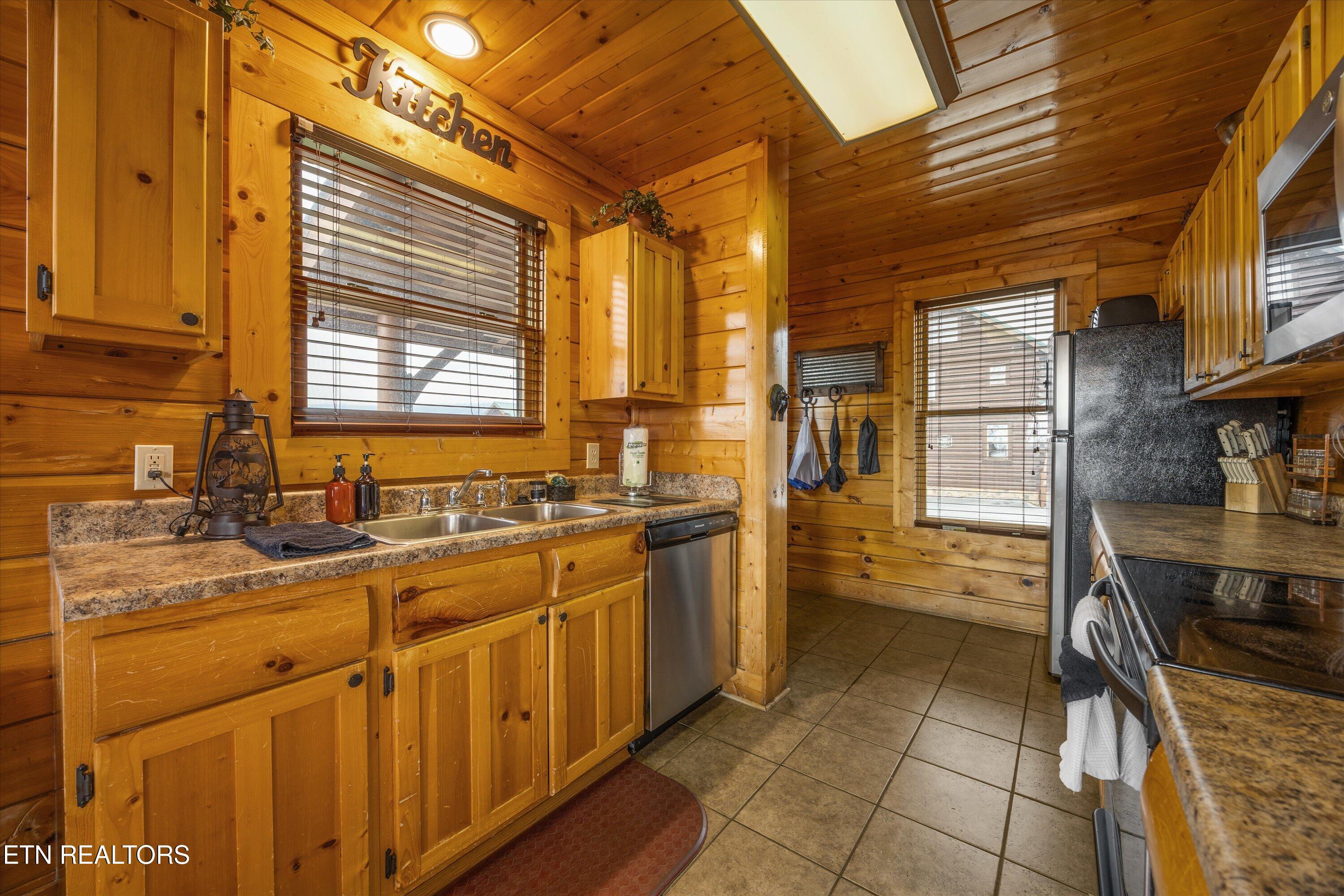 2833 White Oak Ridge Lane Sevierville TN 37862