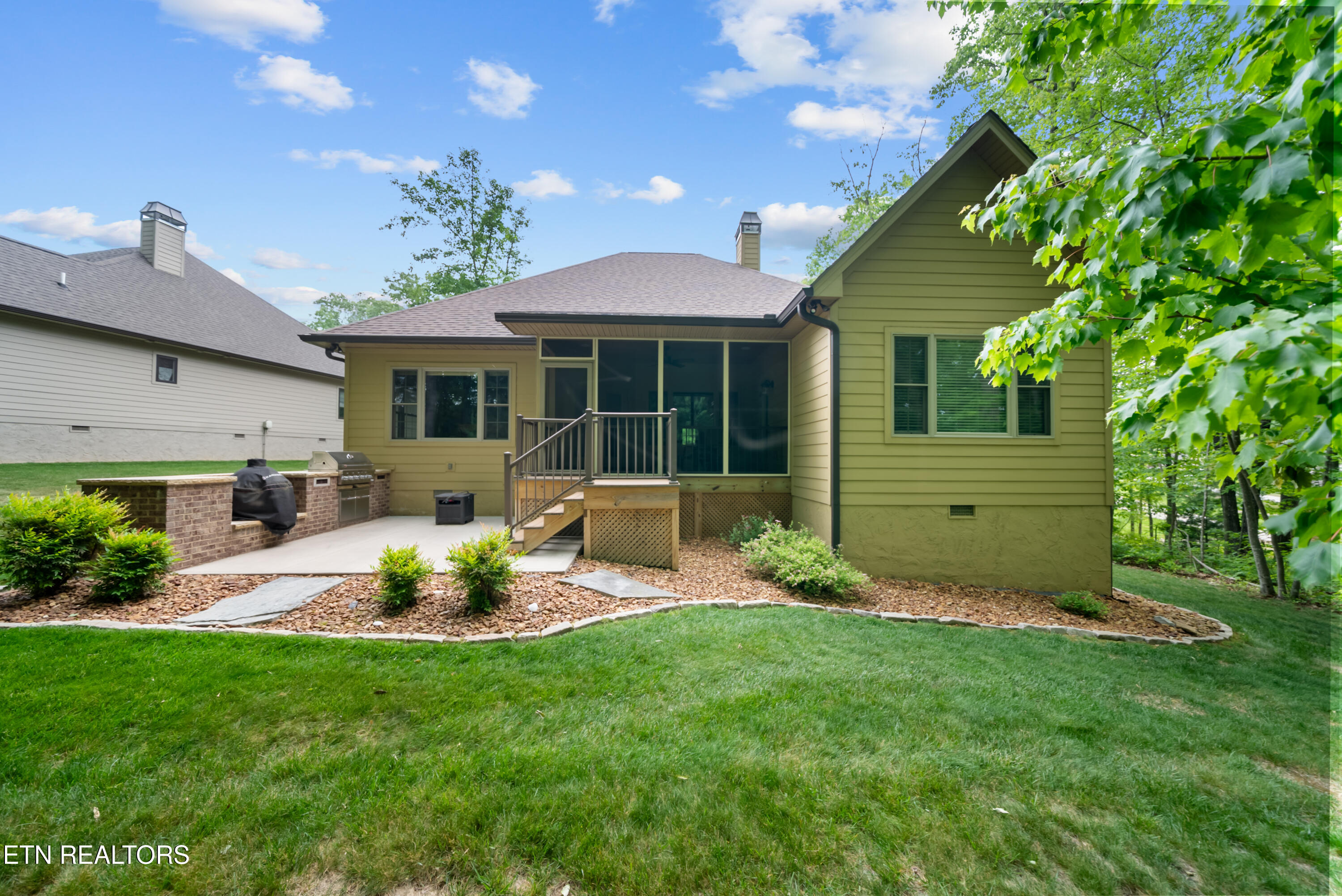 51 Oak Leaf Circle Fairfield Glade TN 38558