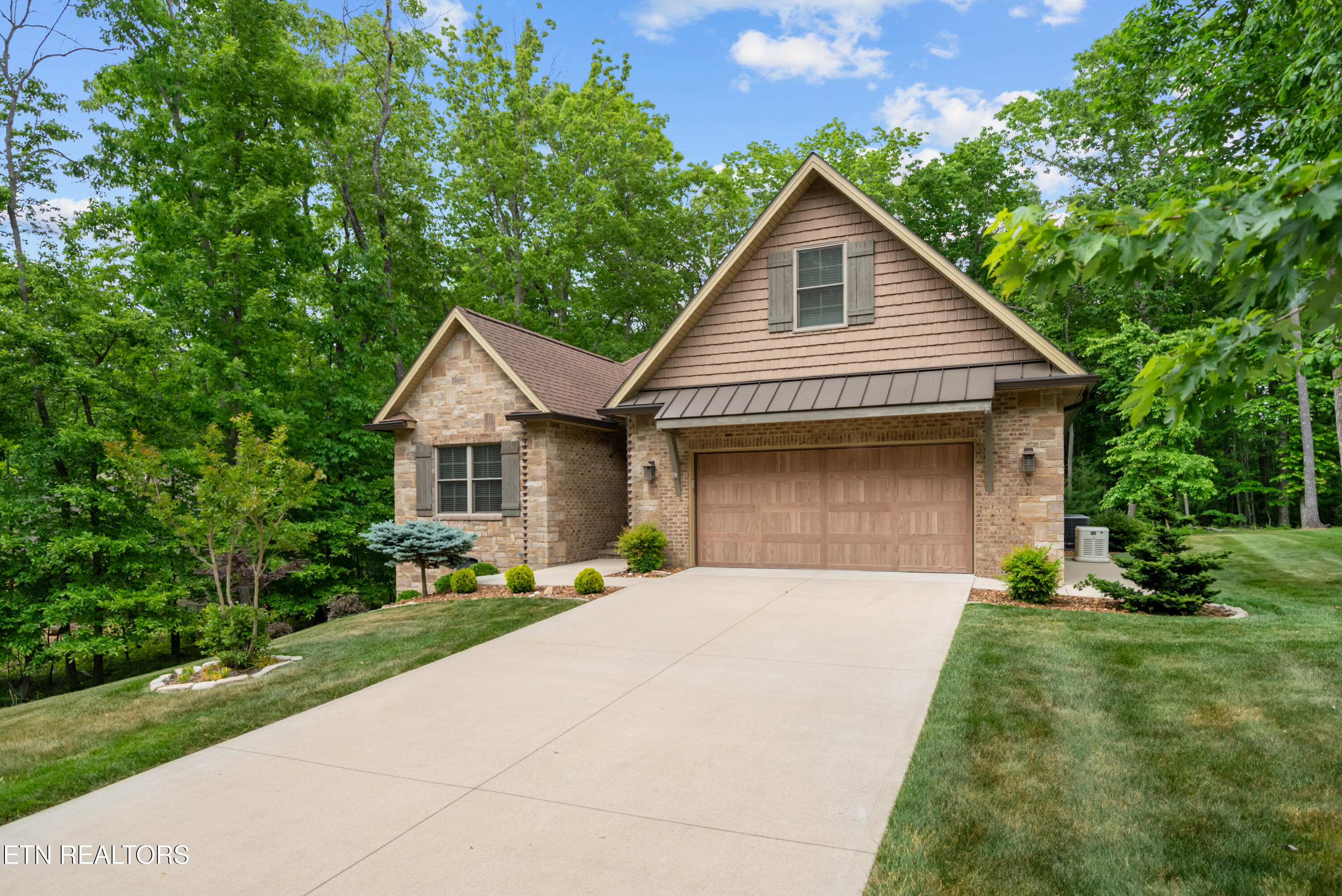 51 Oak Leaf Circle Fairfield Glade TN 38558