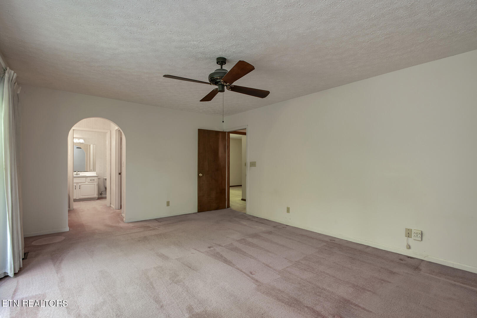 1560 Bluebird Cove Lane Sevierville TN 37862