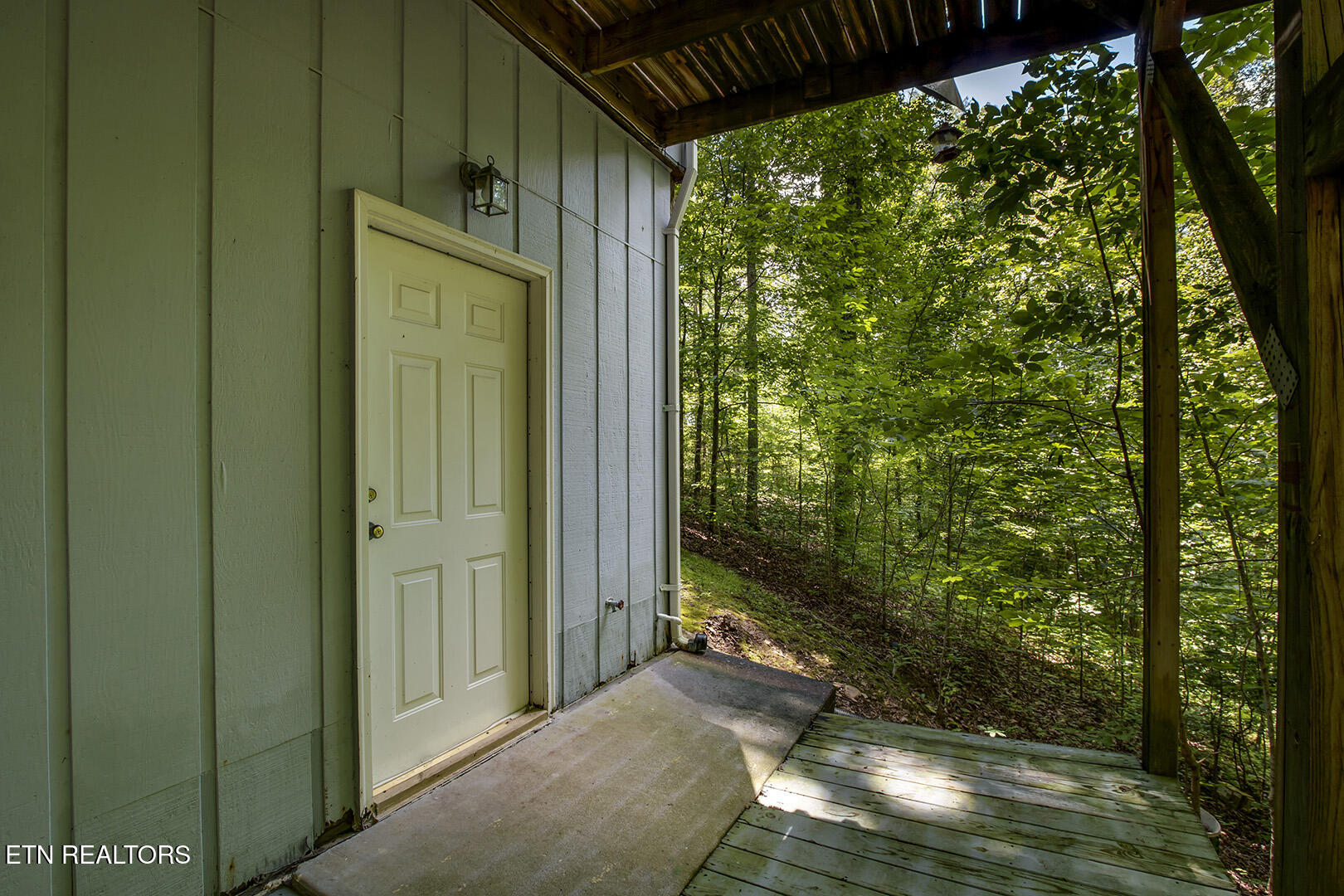 1560 Bluebird Cove Lane Sevierville TN 37862