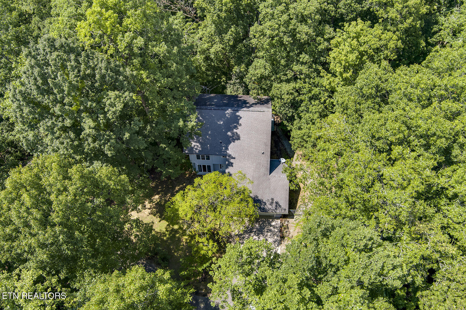 1560 Bluebird Cove Lane Sevierville TN 37862