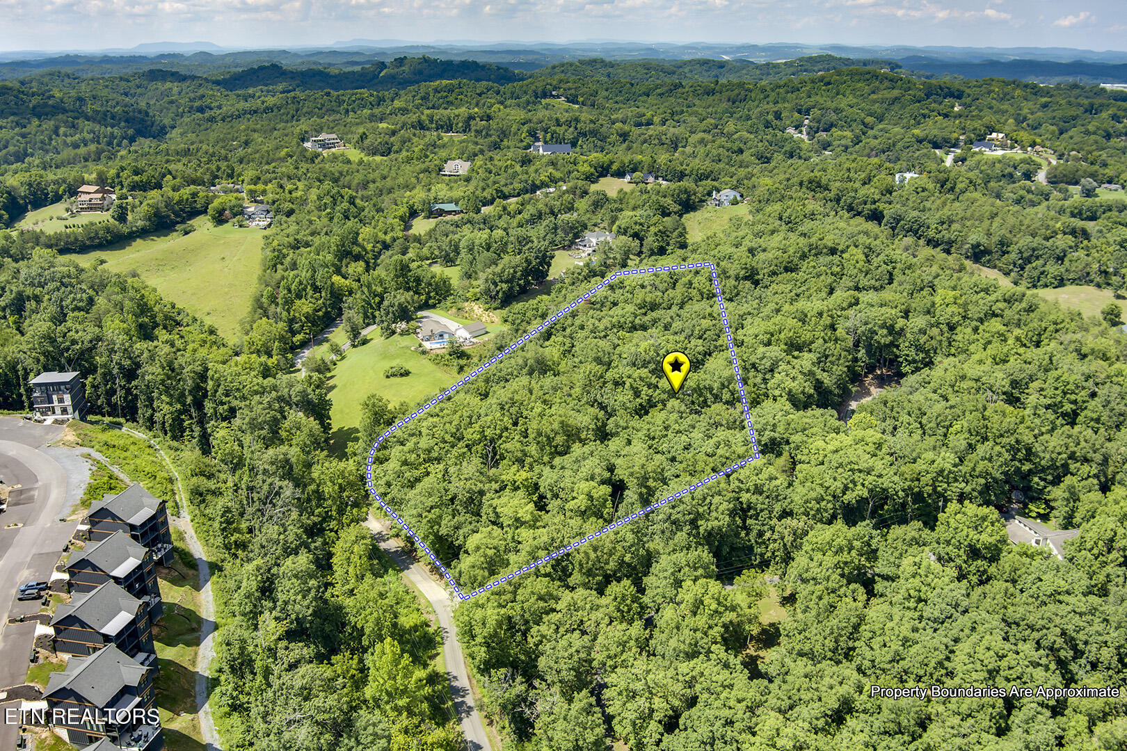 1560 Bluebird Cove Lane Sevierville TN 37862