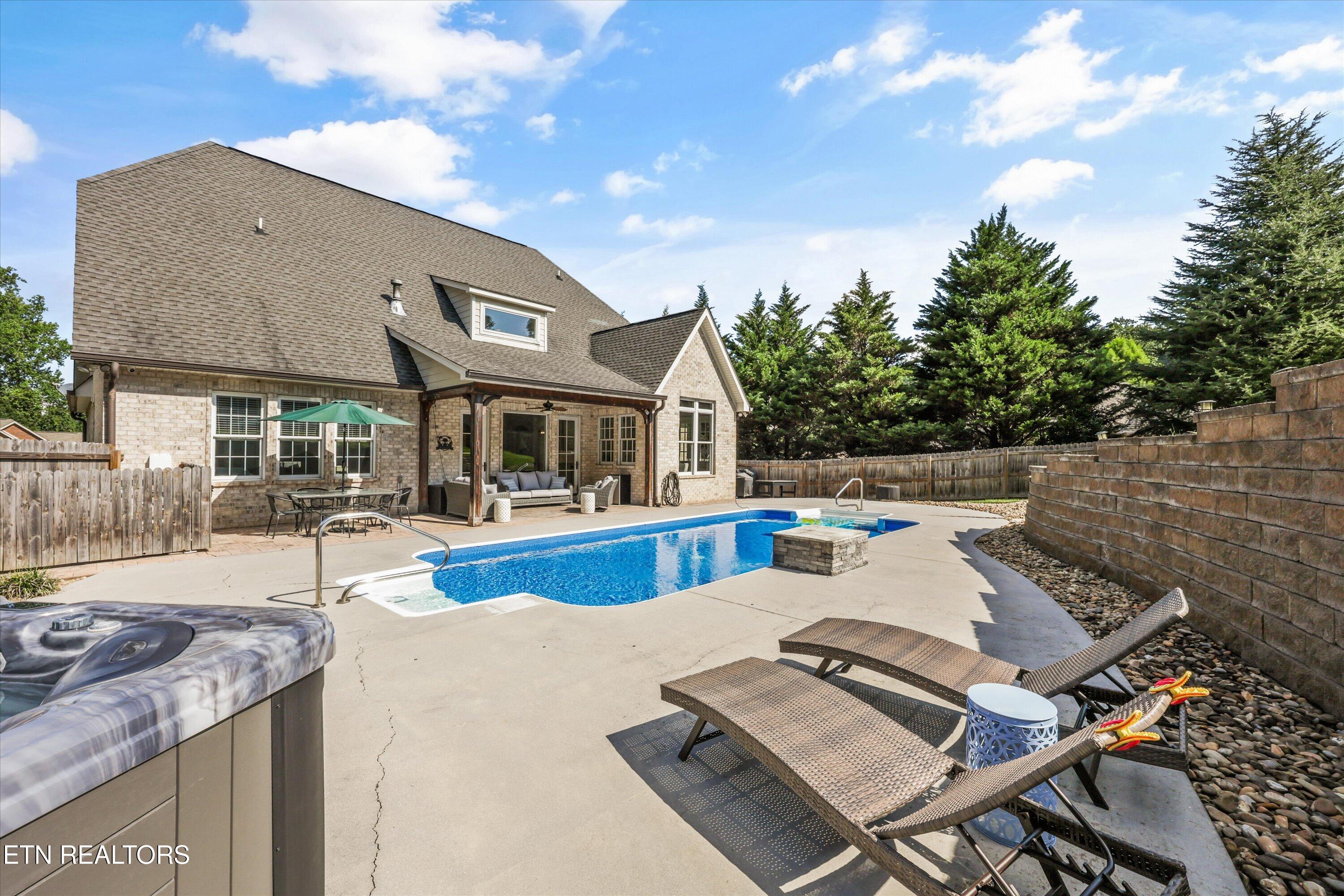 8206 Meadow Falls Lane Knoxville TN 37931