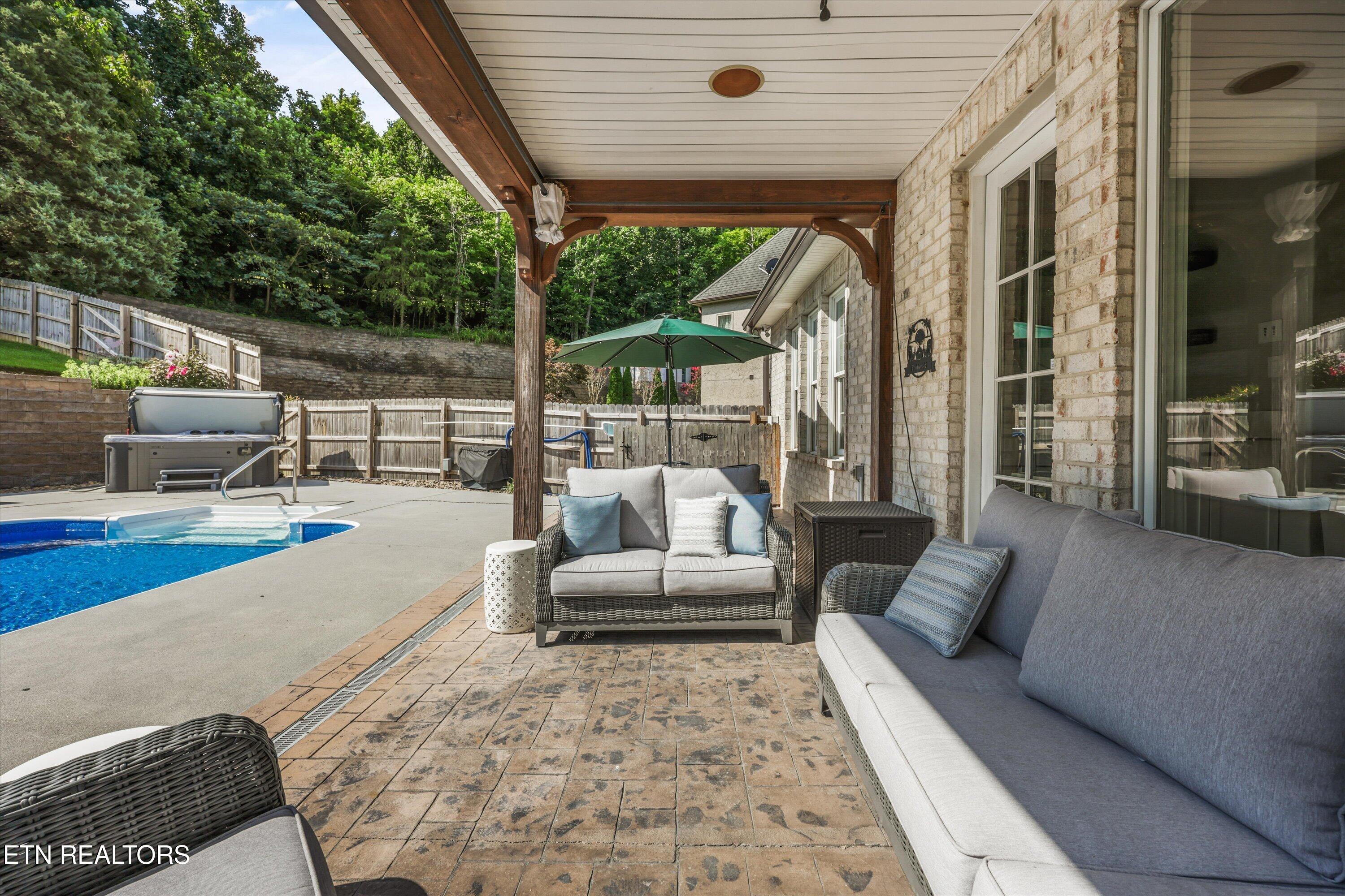 8206 Meadow Falls Lane Knoxville TN 37931
