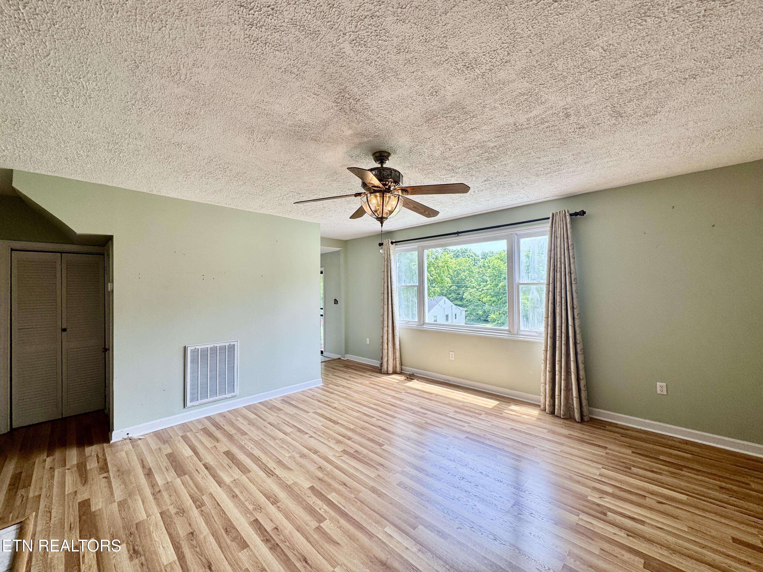1703 Charles Drive Knoxville TN 37918