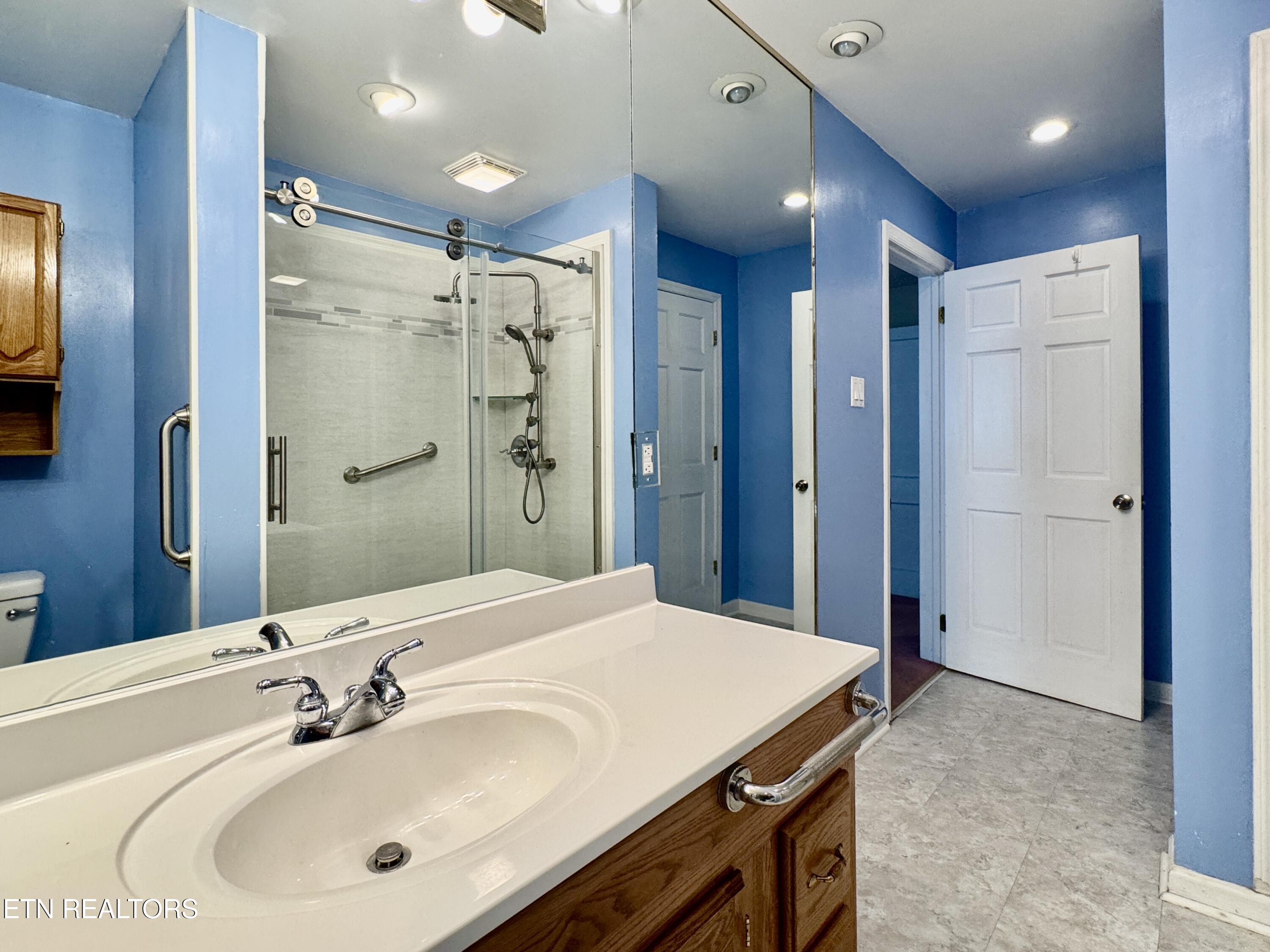 1703 Charles Drive Knoxville TN 37918