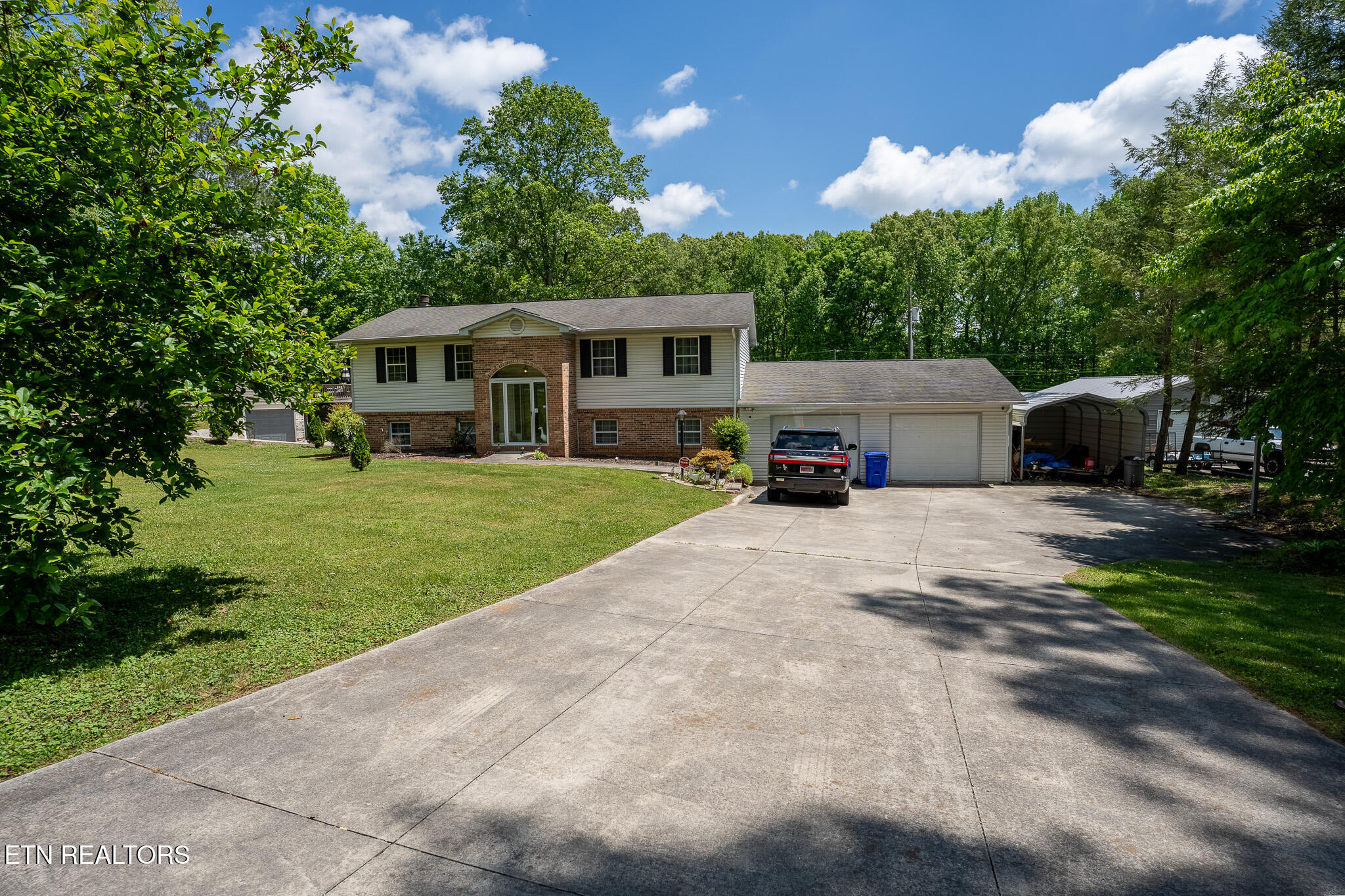 663 W Hills Drive Harriman TN 37748
