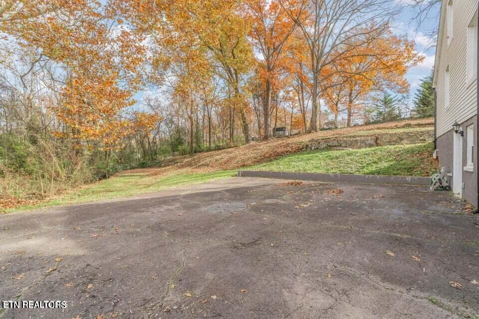 314 W Young High Pike Knoxville TN 37920