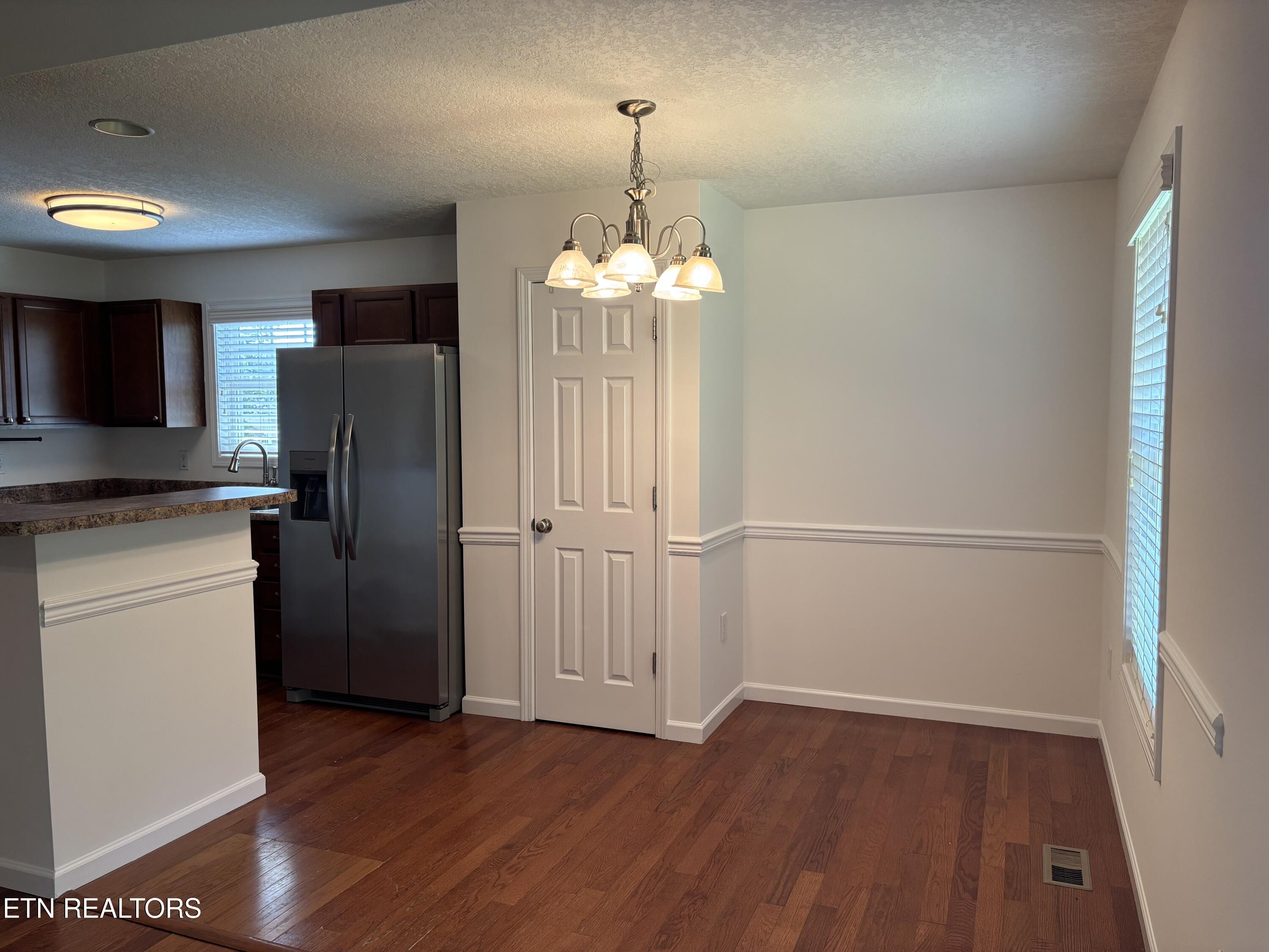 2043 Bluebonnet Drive Mascot TN 37806