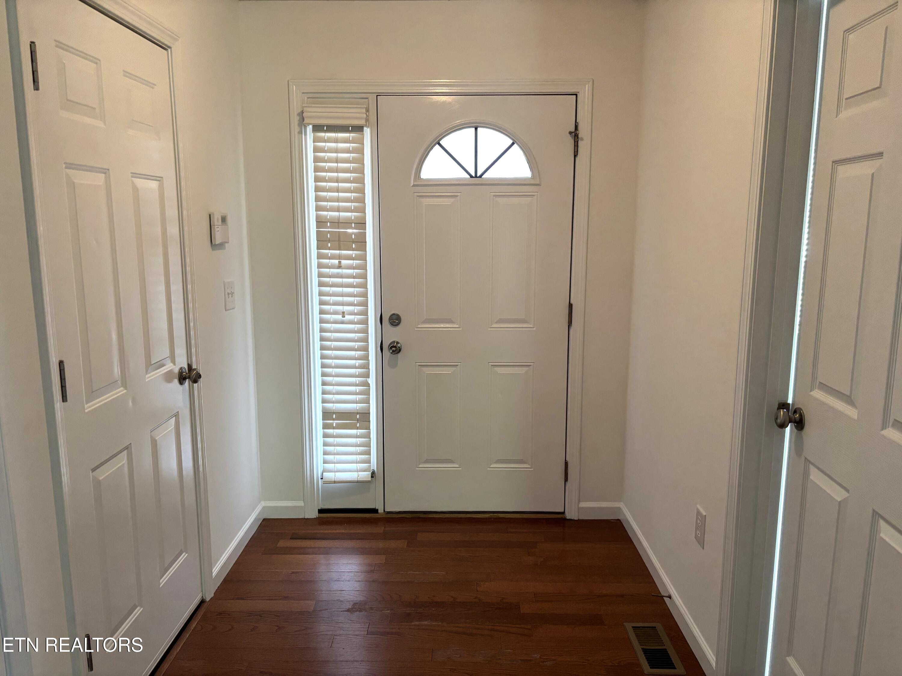 2043 Bluebonnet Drive Mascot TN 37806