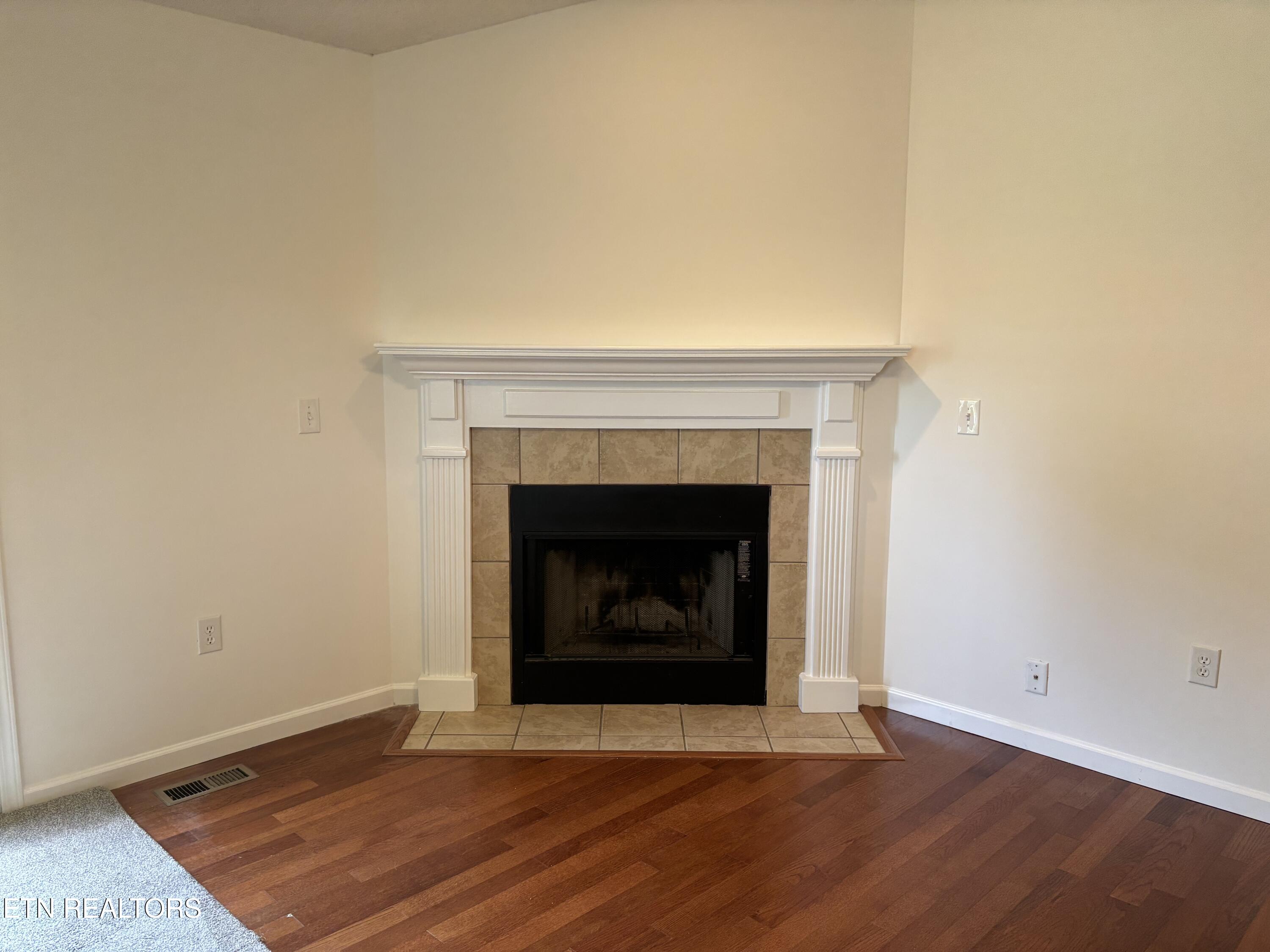 2043 Bluebonnet Drive Mascot TN 37806