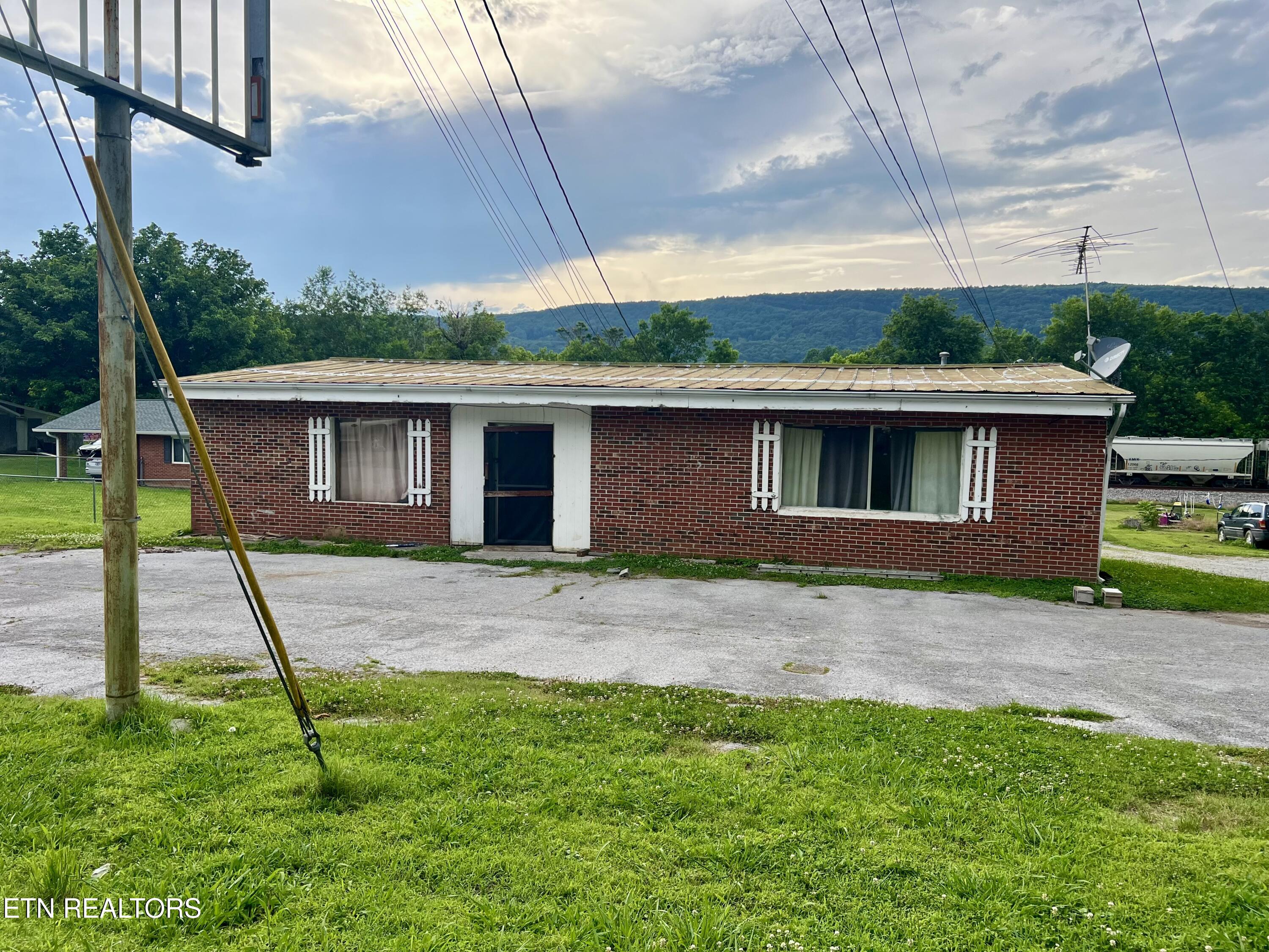427 Medlin Pike Evensville TN 37332