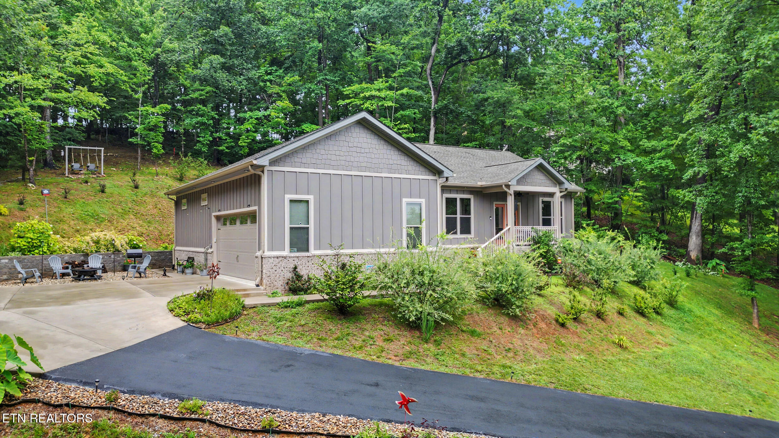 1016 Country Mountain Road Cosby TN 37722