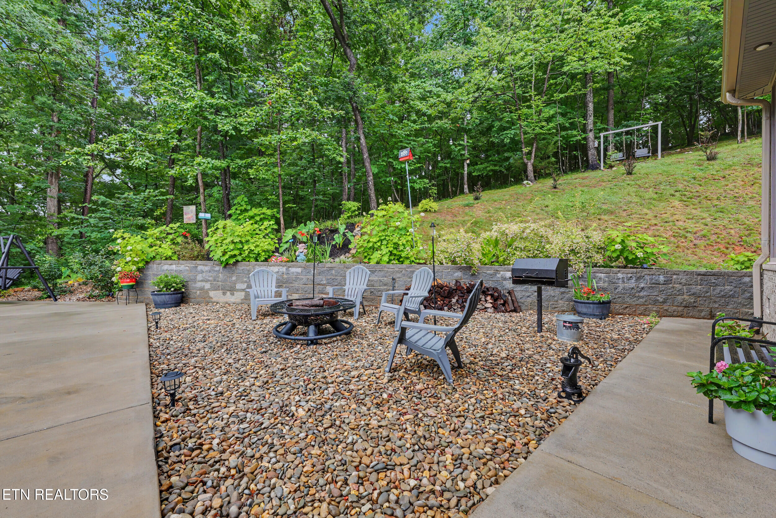 1016 Country Mountain Road Cosby TN 37722