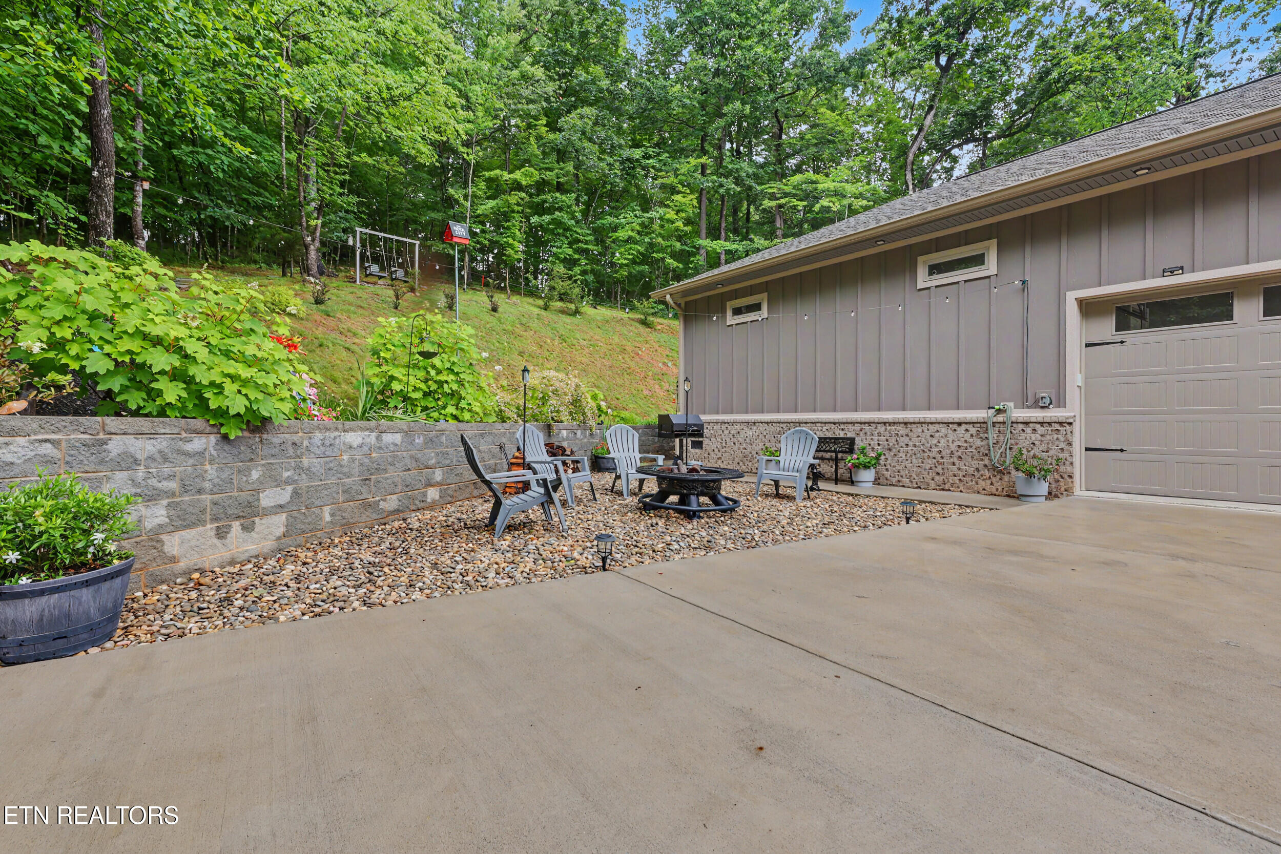 1016 Country Mountain Road Cosby TN 37722