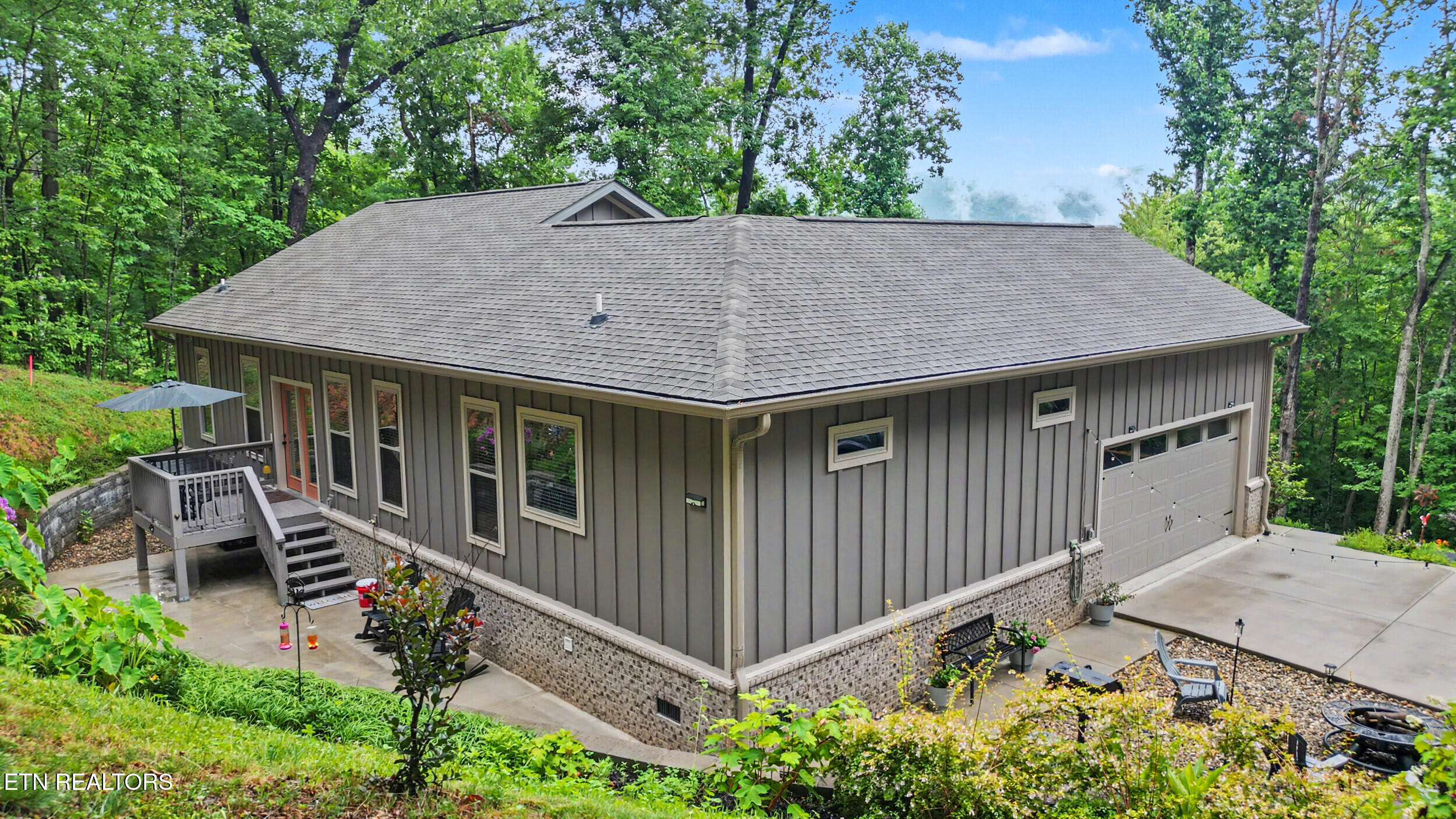 1016 Country Mountain Road Cosby TN 37722