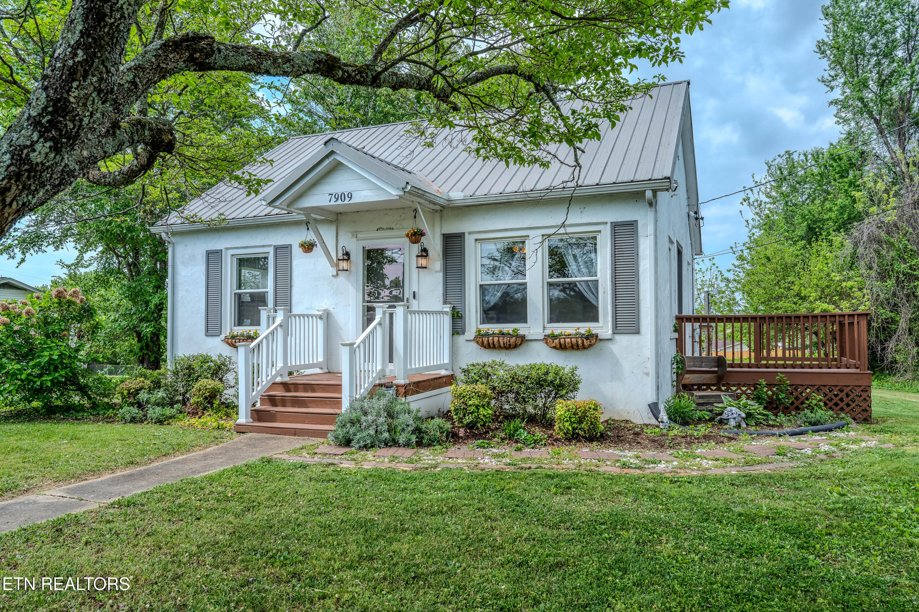 7909 Harmon Road Powell TN 37849
