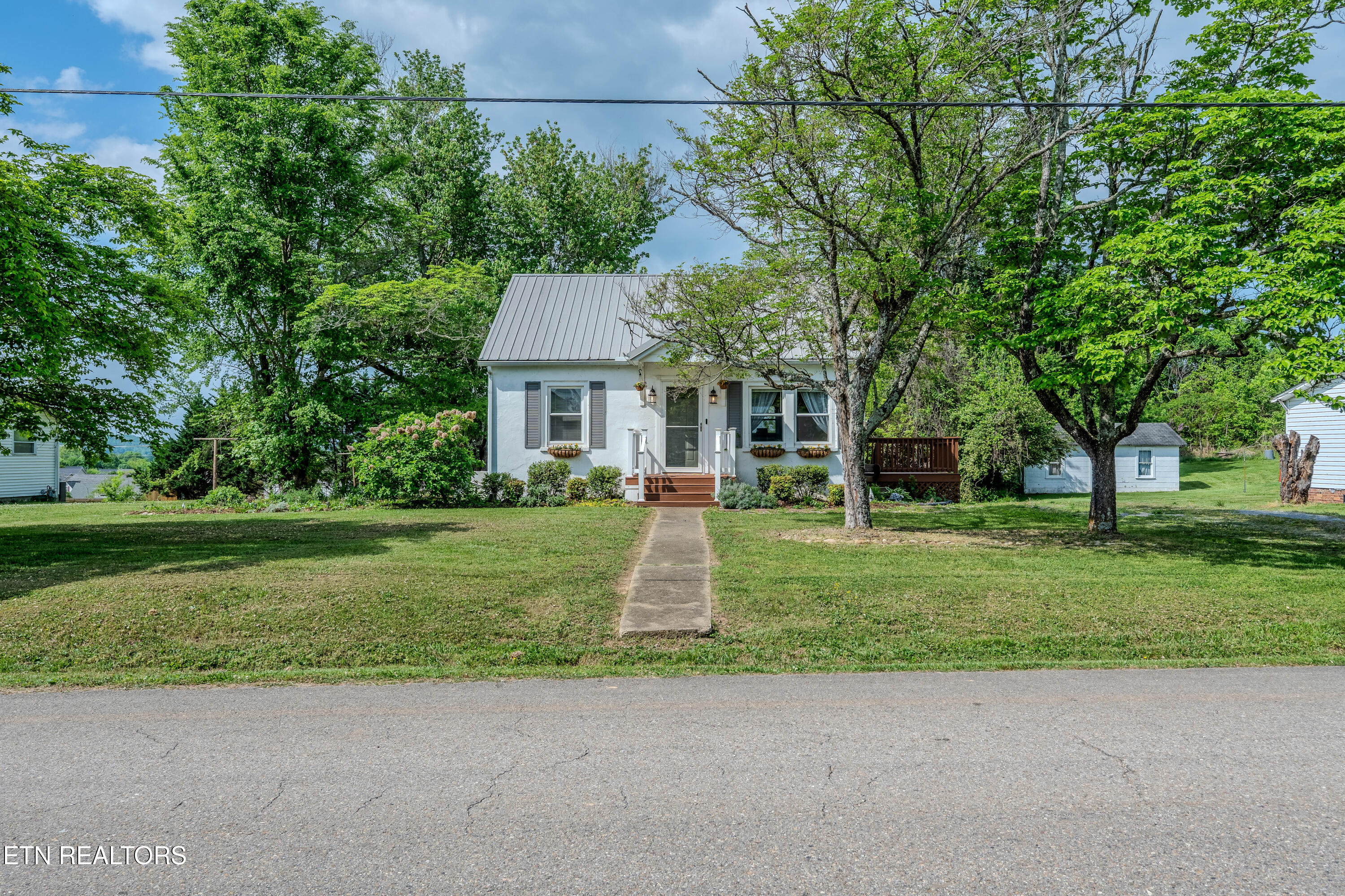 7909 Harmon Road Powell TN 37849