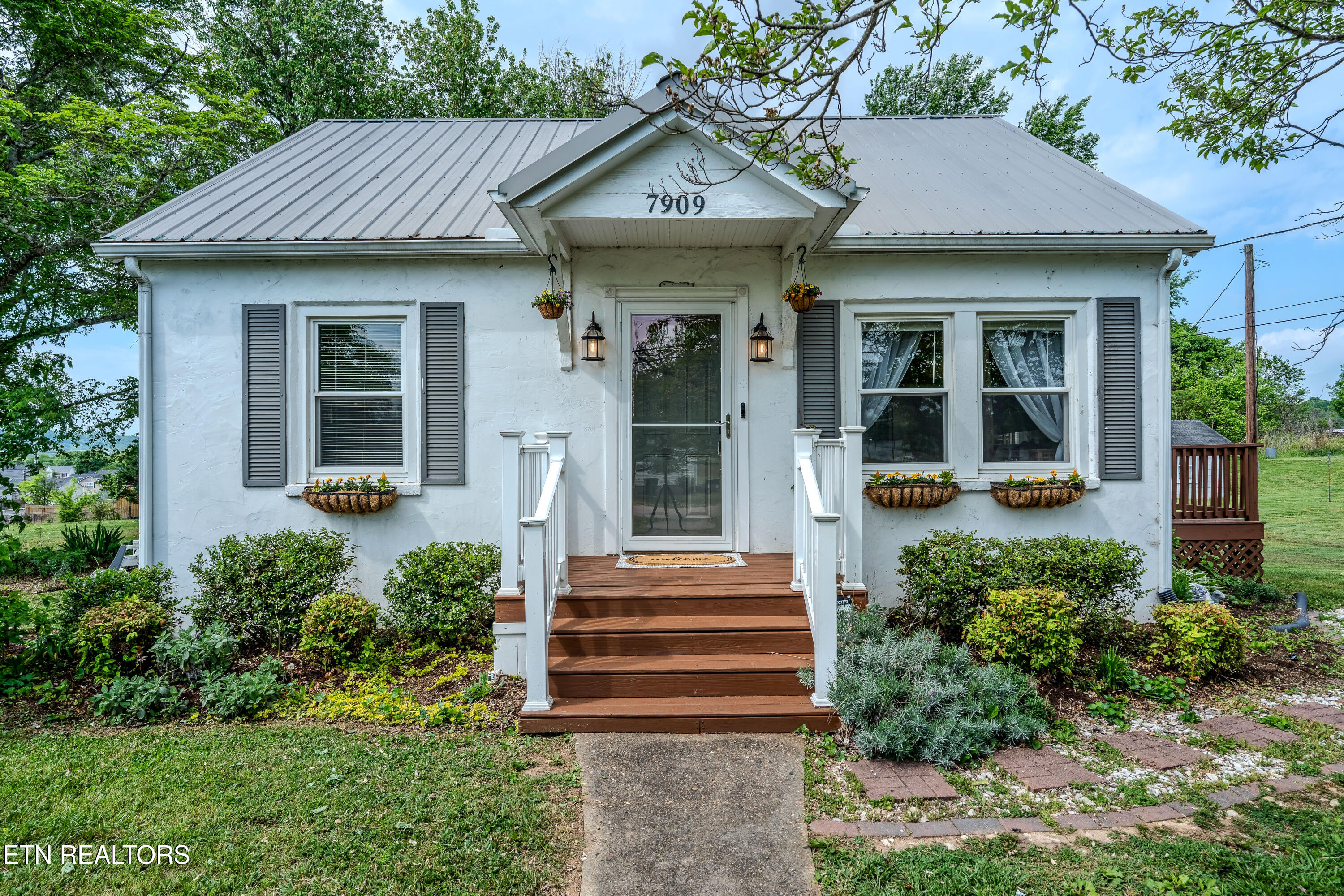 7909 Harmon Road Powell TN 37849