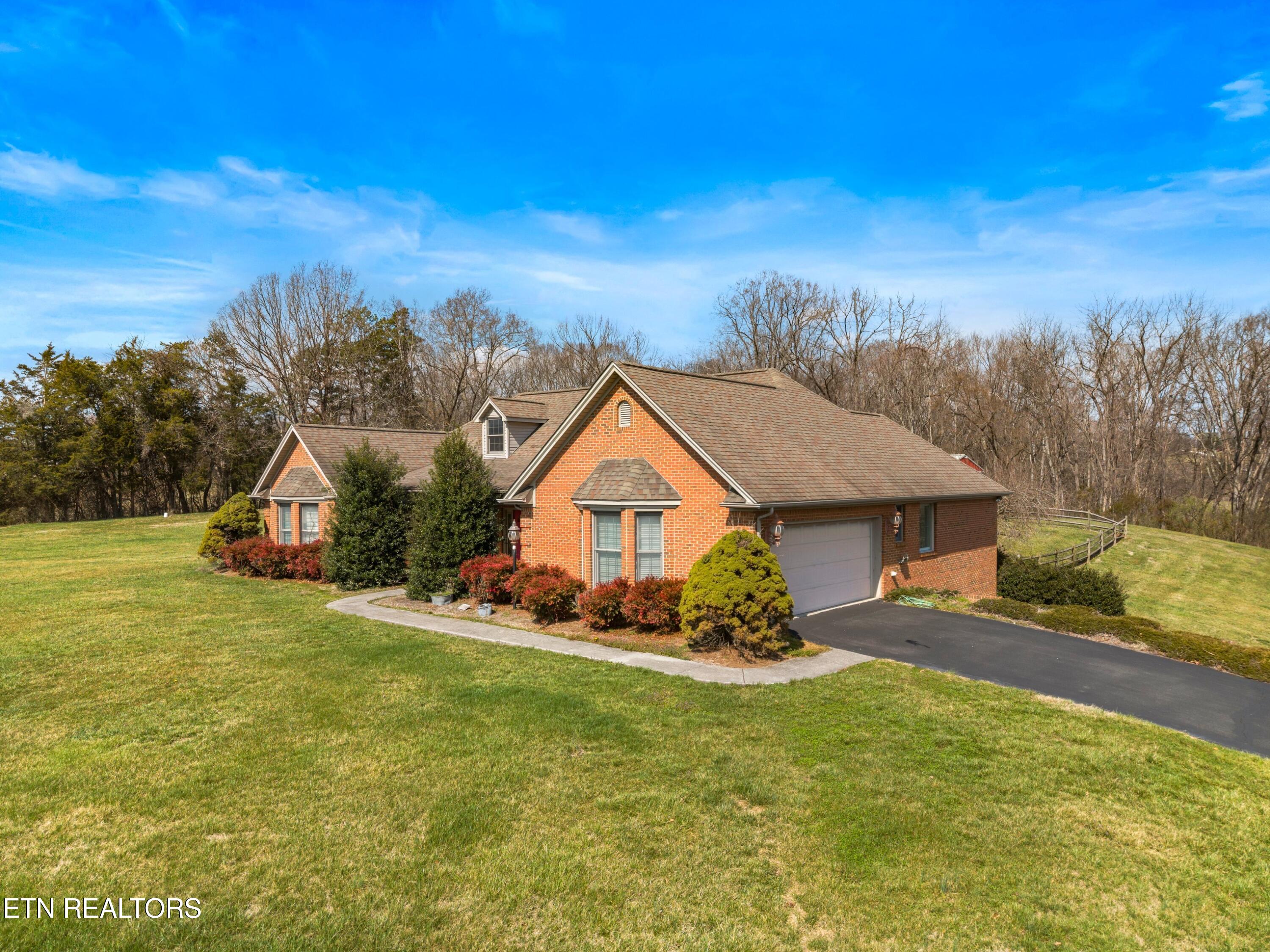 1141 Carolina Drive Dandridge TN 37725