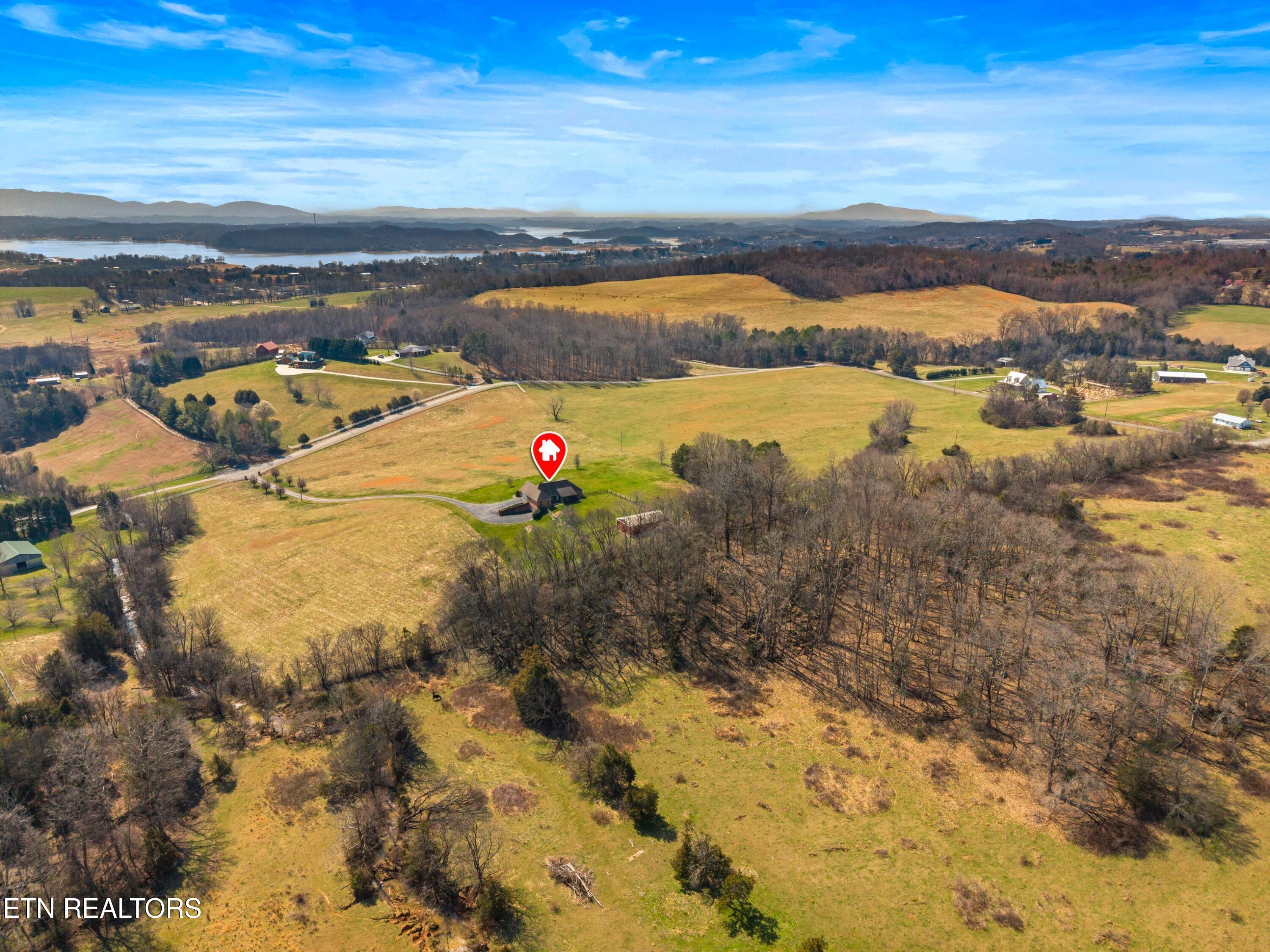 1141 Carolina Drive Dandridge TN 37725