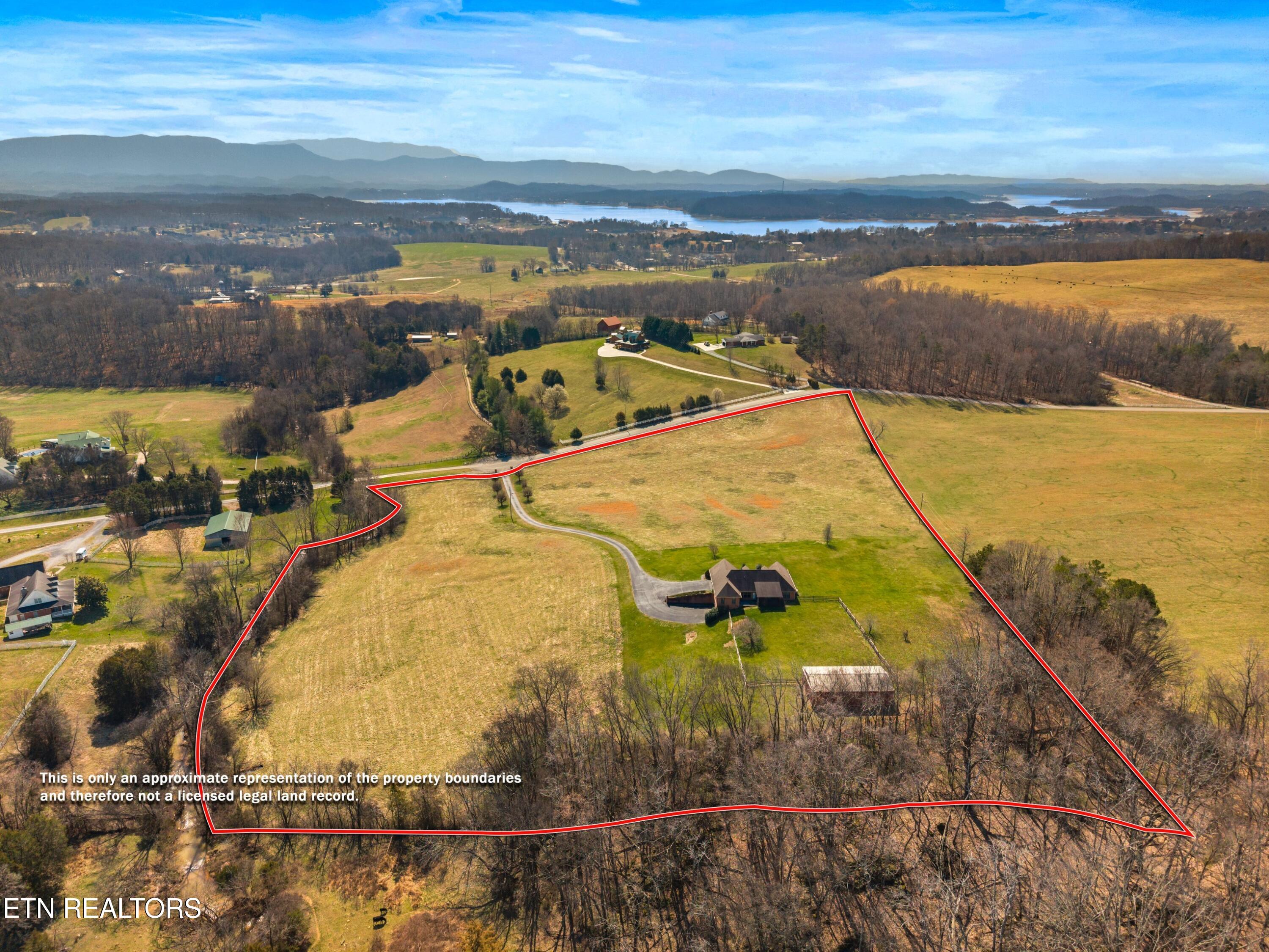 1141 Carolina Drive Dandridge TN 37725