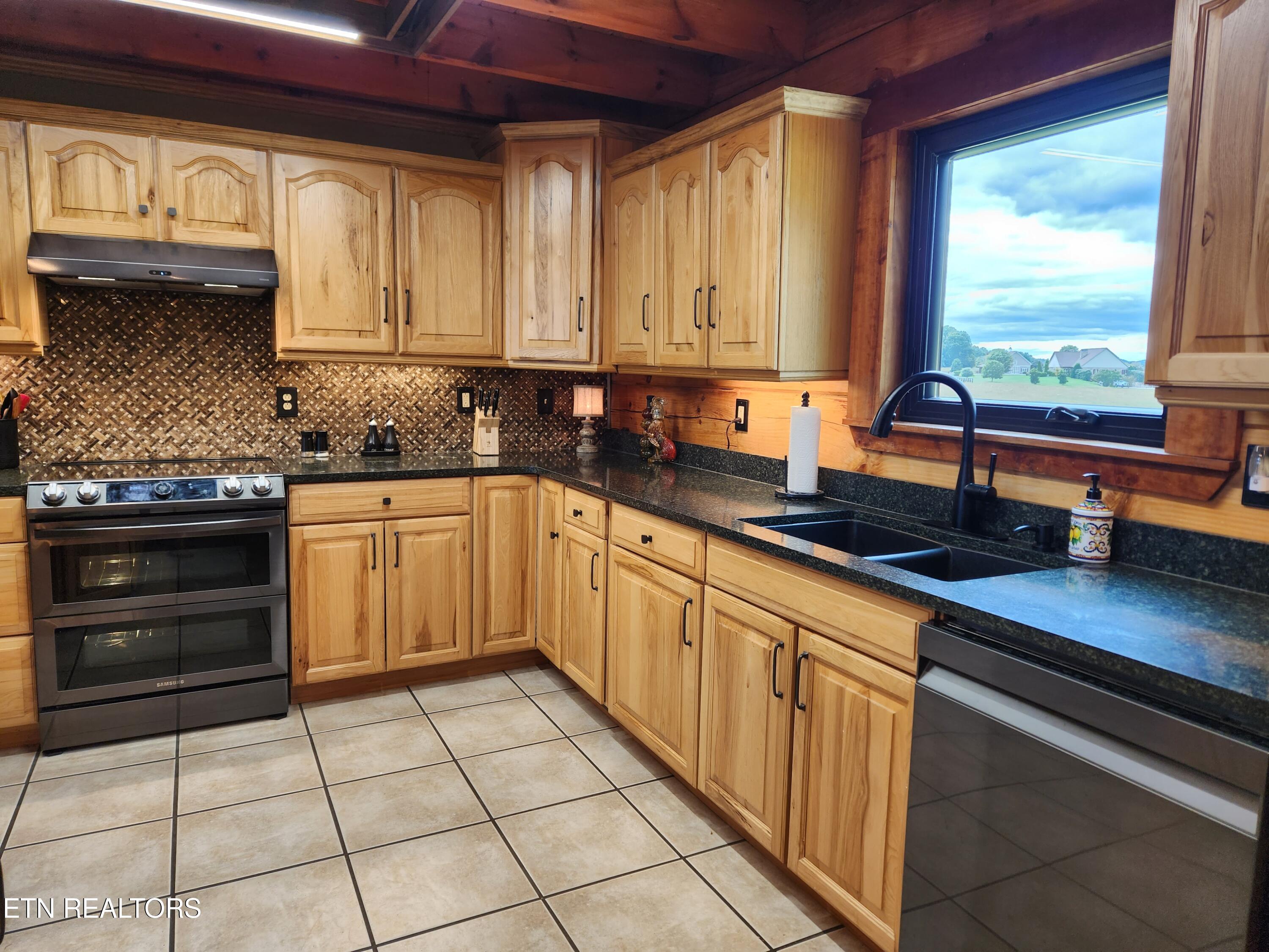 735 Ball Road White Pine TN 37890