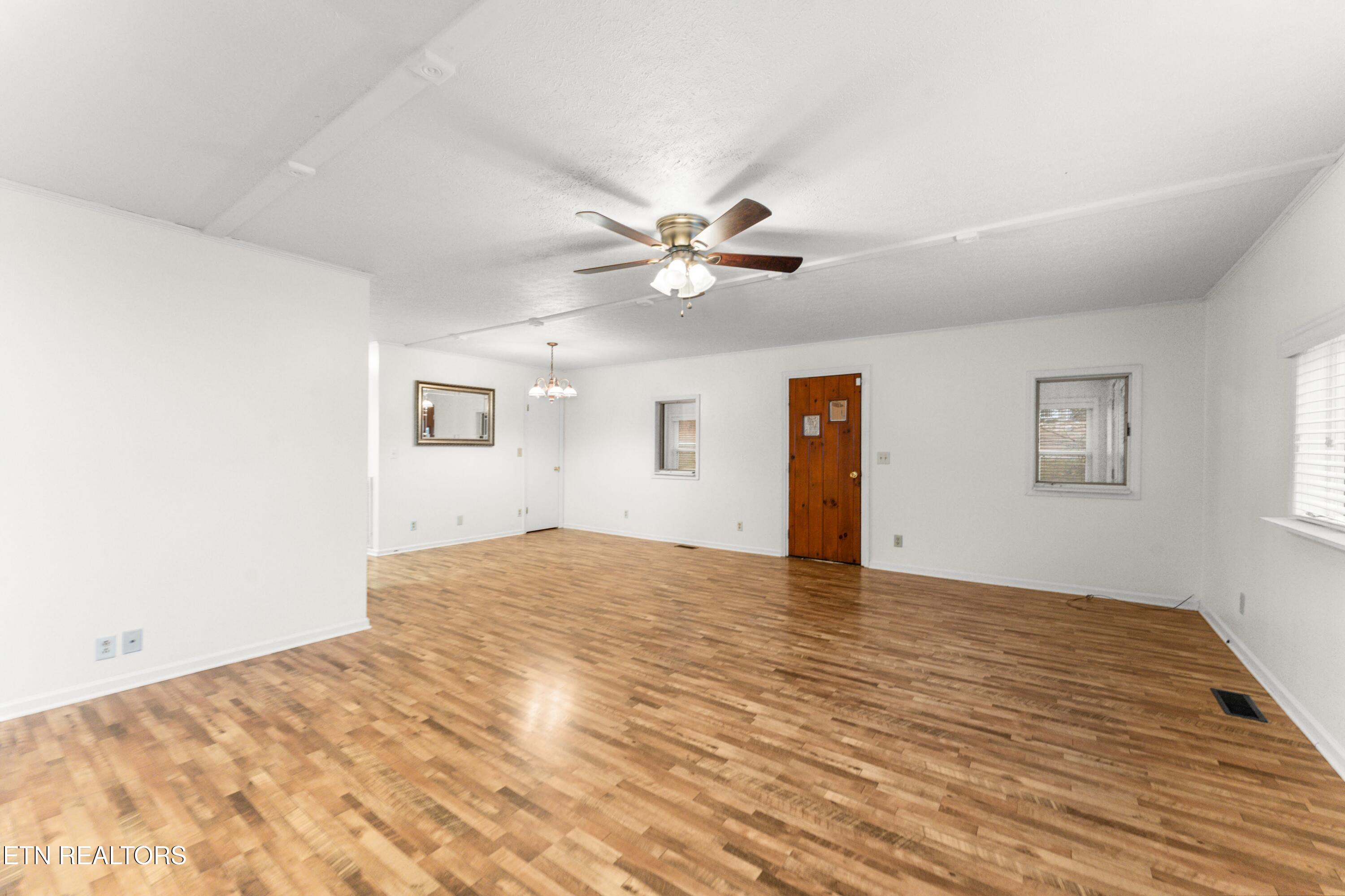 352 Lakeview Drive Crossville TN 38558