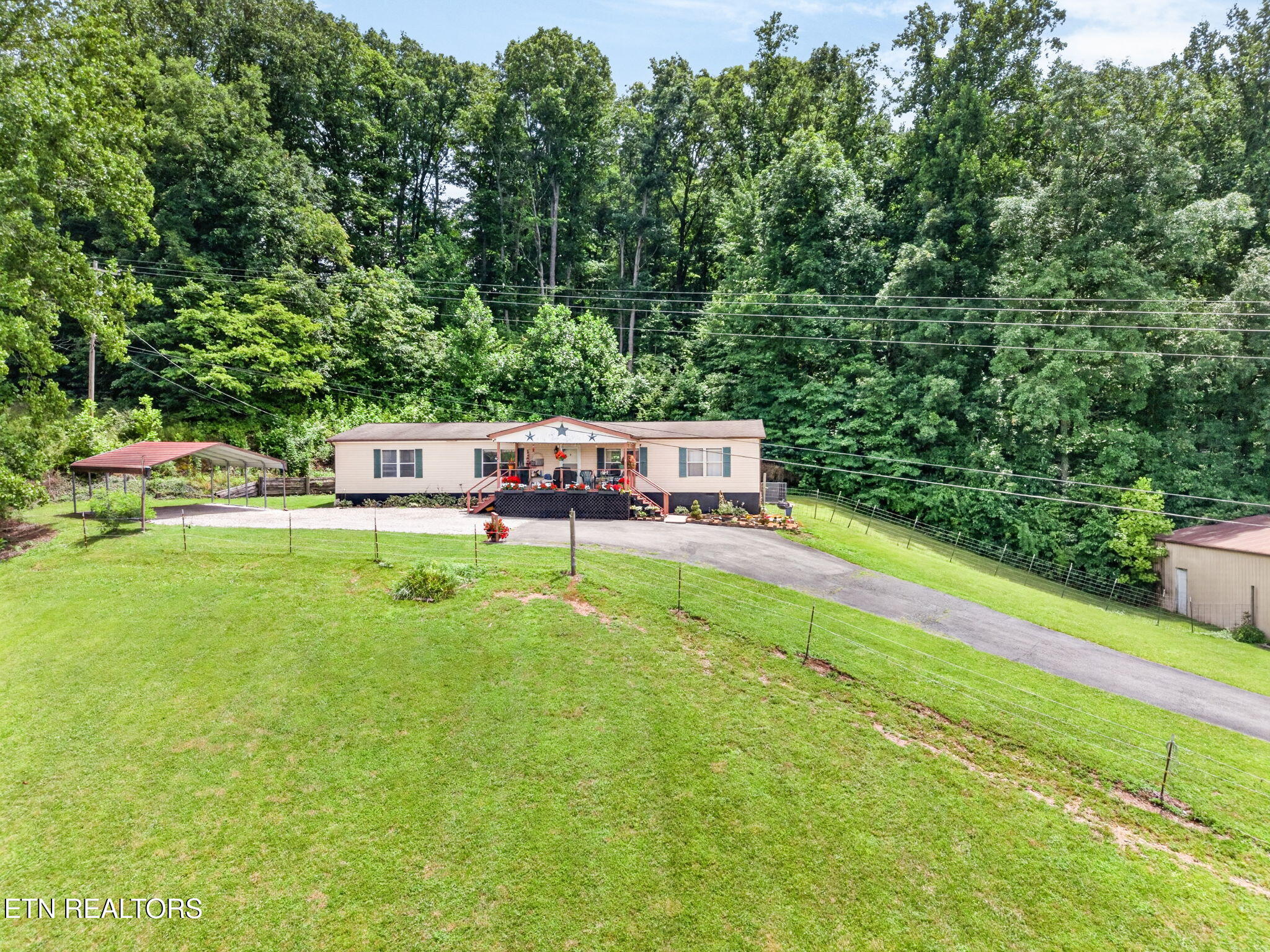 725 Old Flynns Cove Road Crossville TN 38572