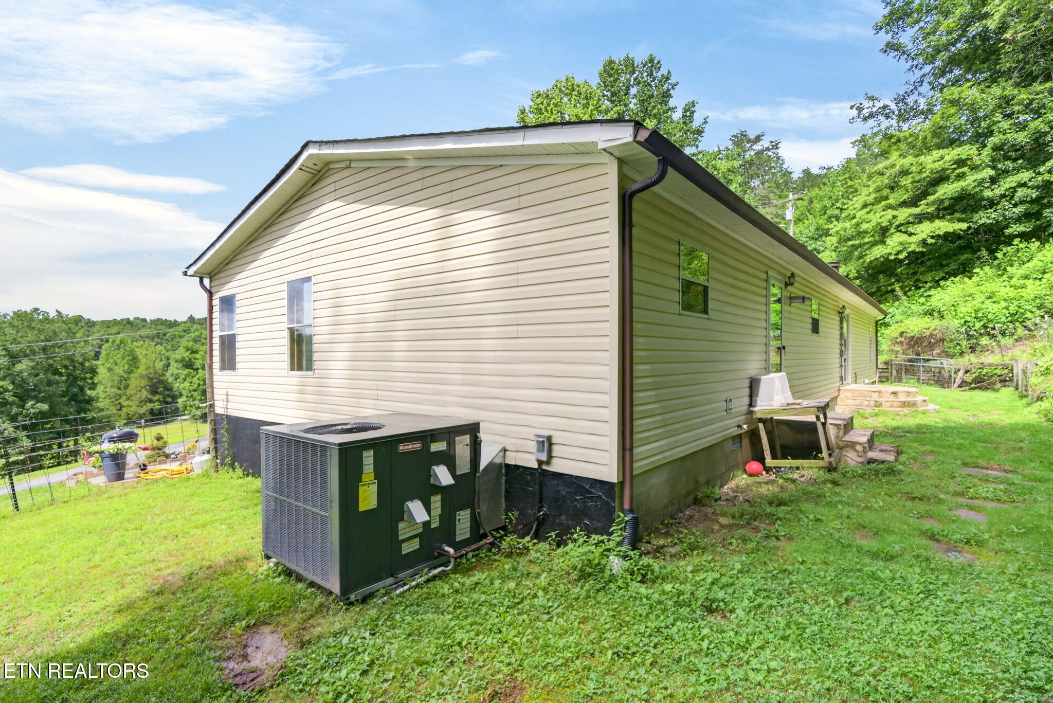 725 Old Flynns Cove Road Crossville TN 38572