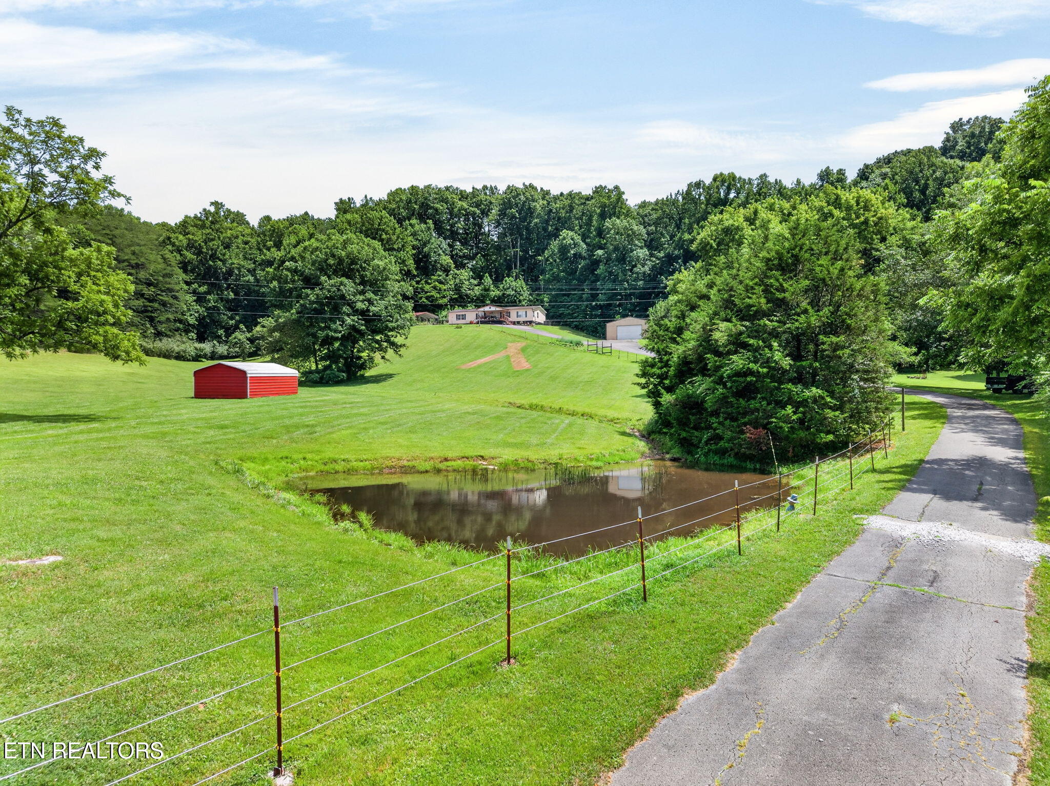 725 Old Flynns Cove Road Crossville TN 38572