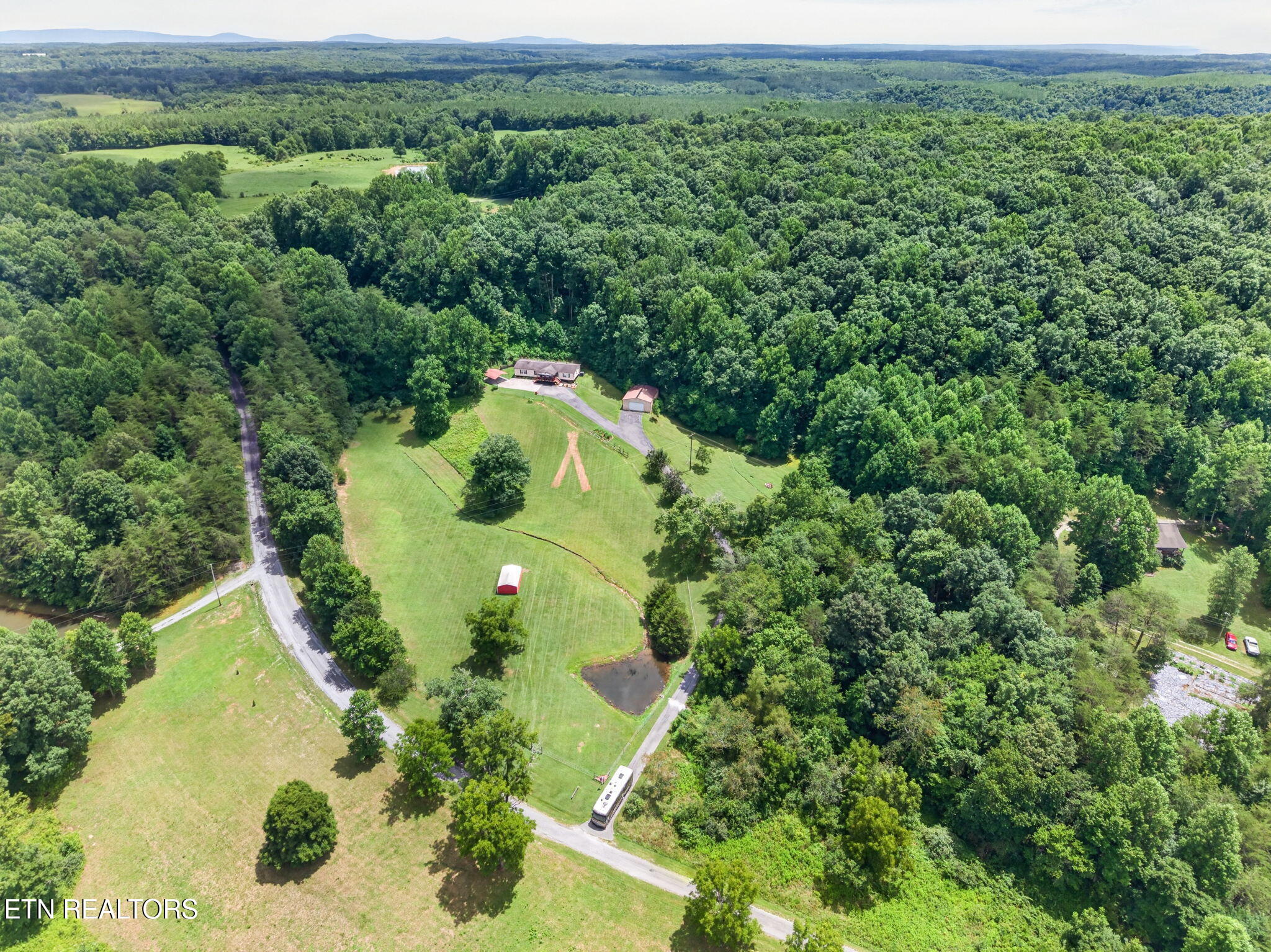 725 Old Flynns Cove Road Crossville TN 38572