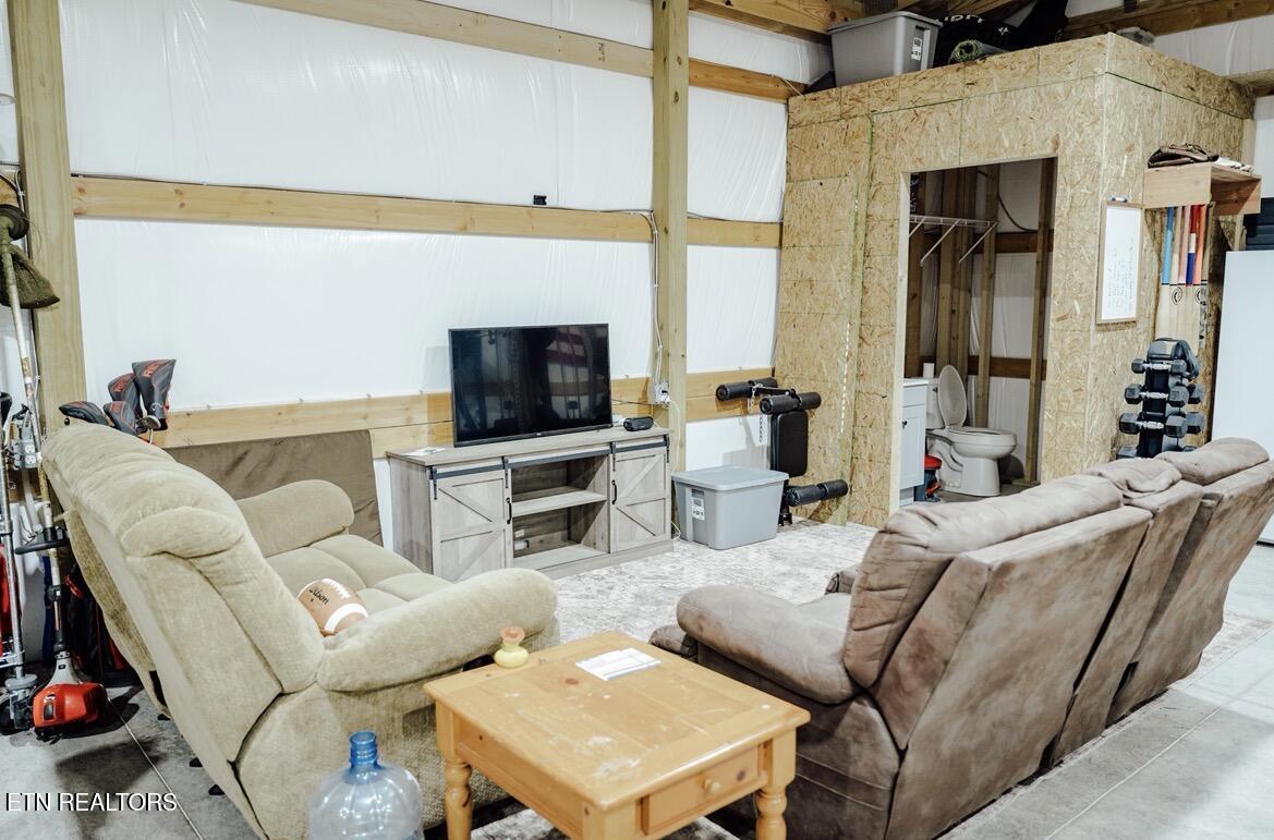 935 Pine Tree Road Jamestown TN 38556