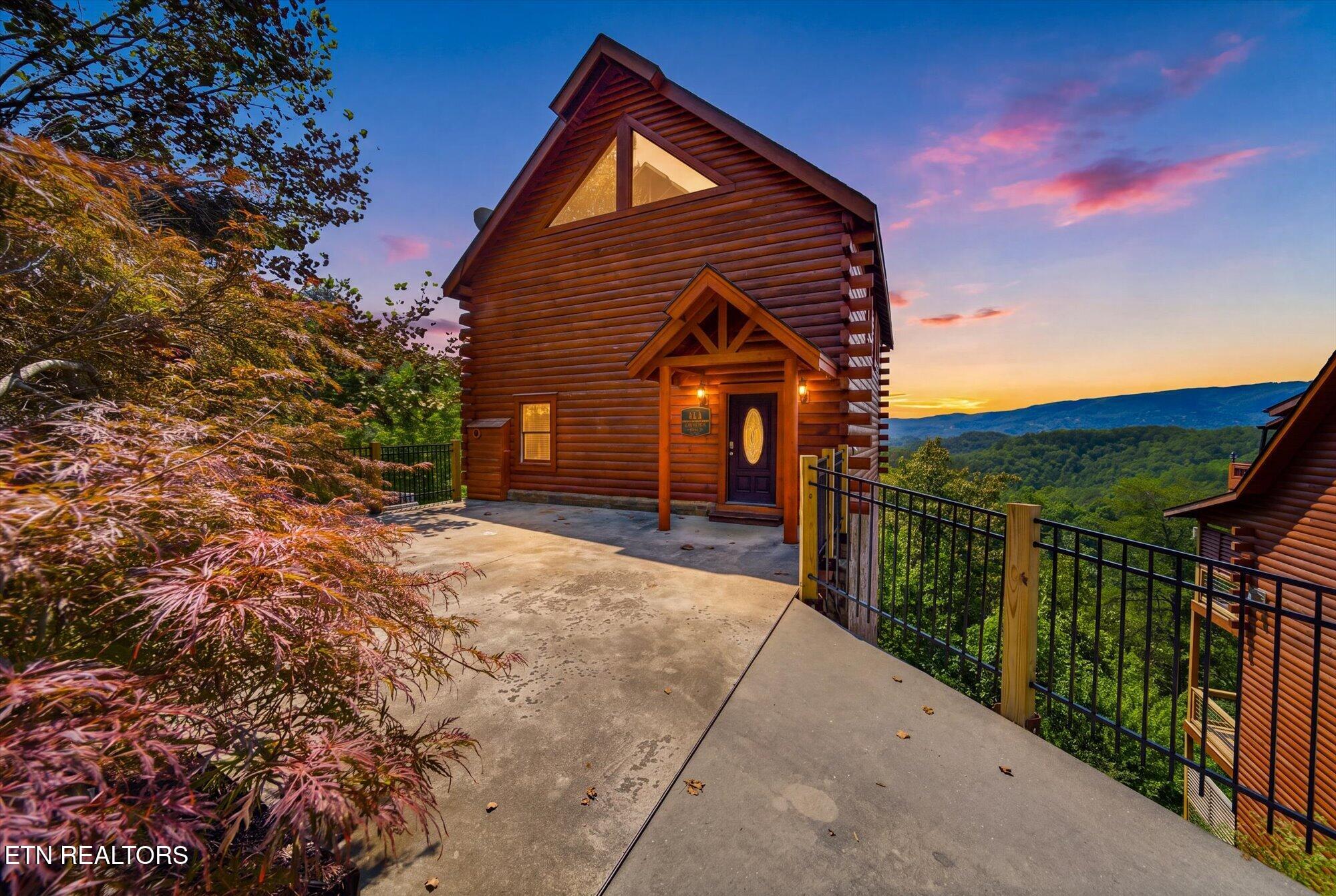 914 Black Bear Cub Way Sevierville TN 37862