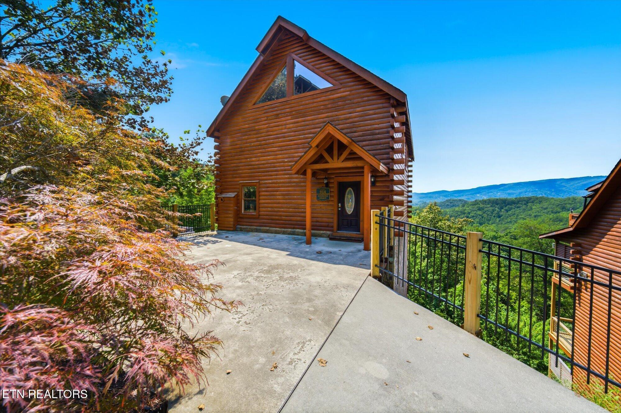 914 Black Bear Cub Way Sevierville TN 37862