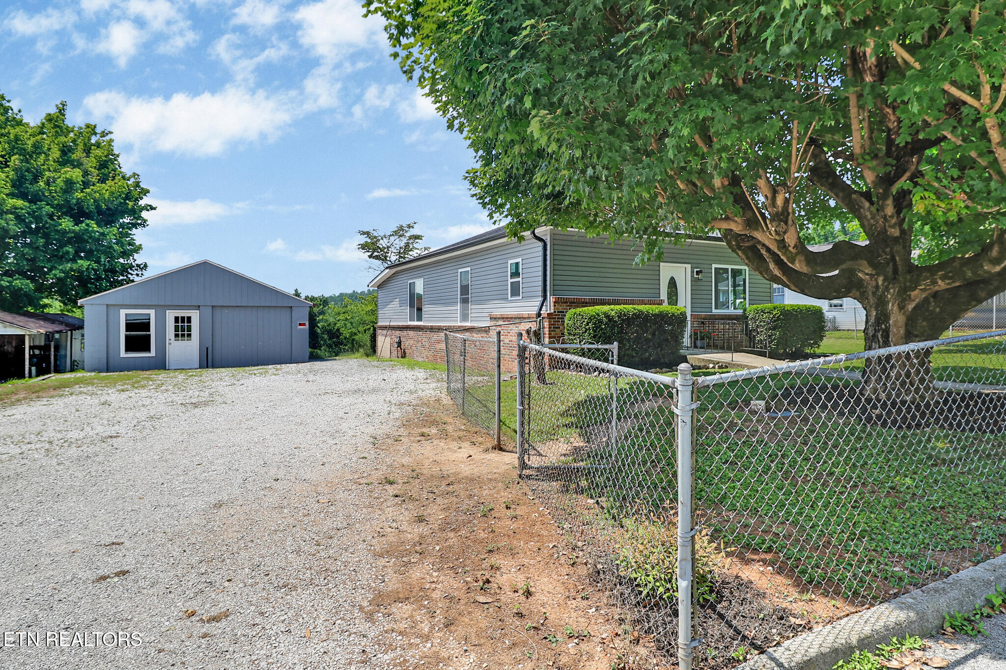 436 Maple Street Harriman TN 37748